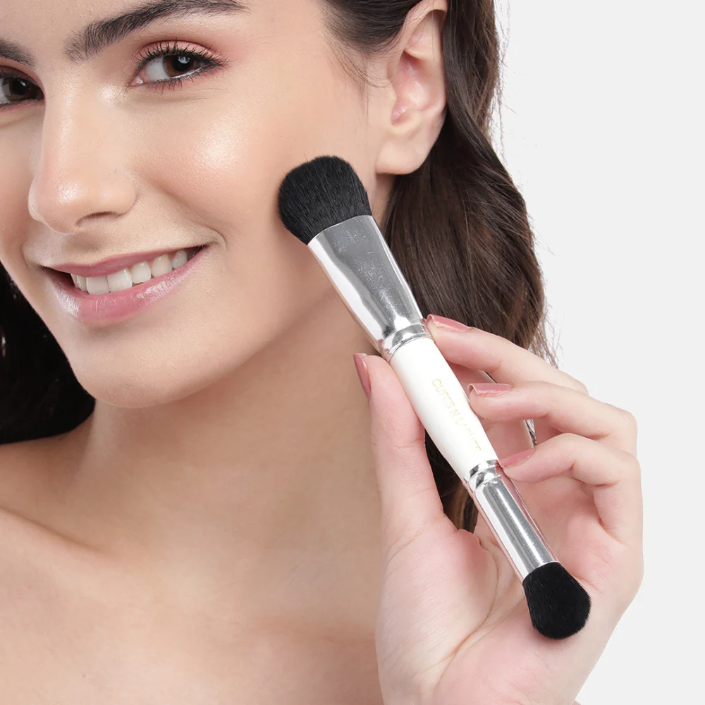 03 Dual Brush ( Concealor & Foundation Brush) - Image 2