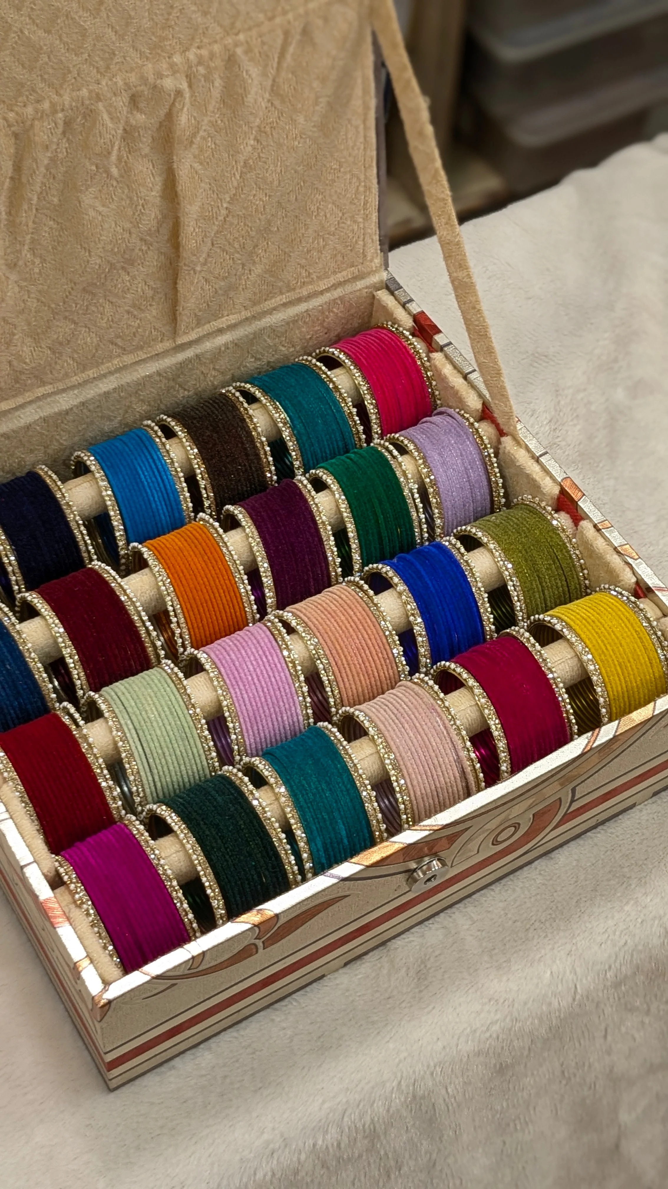 24 BANGLES SET WITH ORGANISER - Image 2