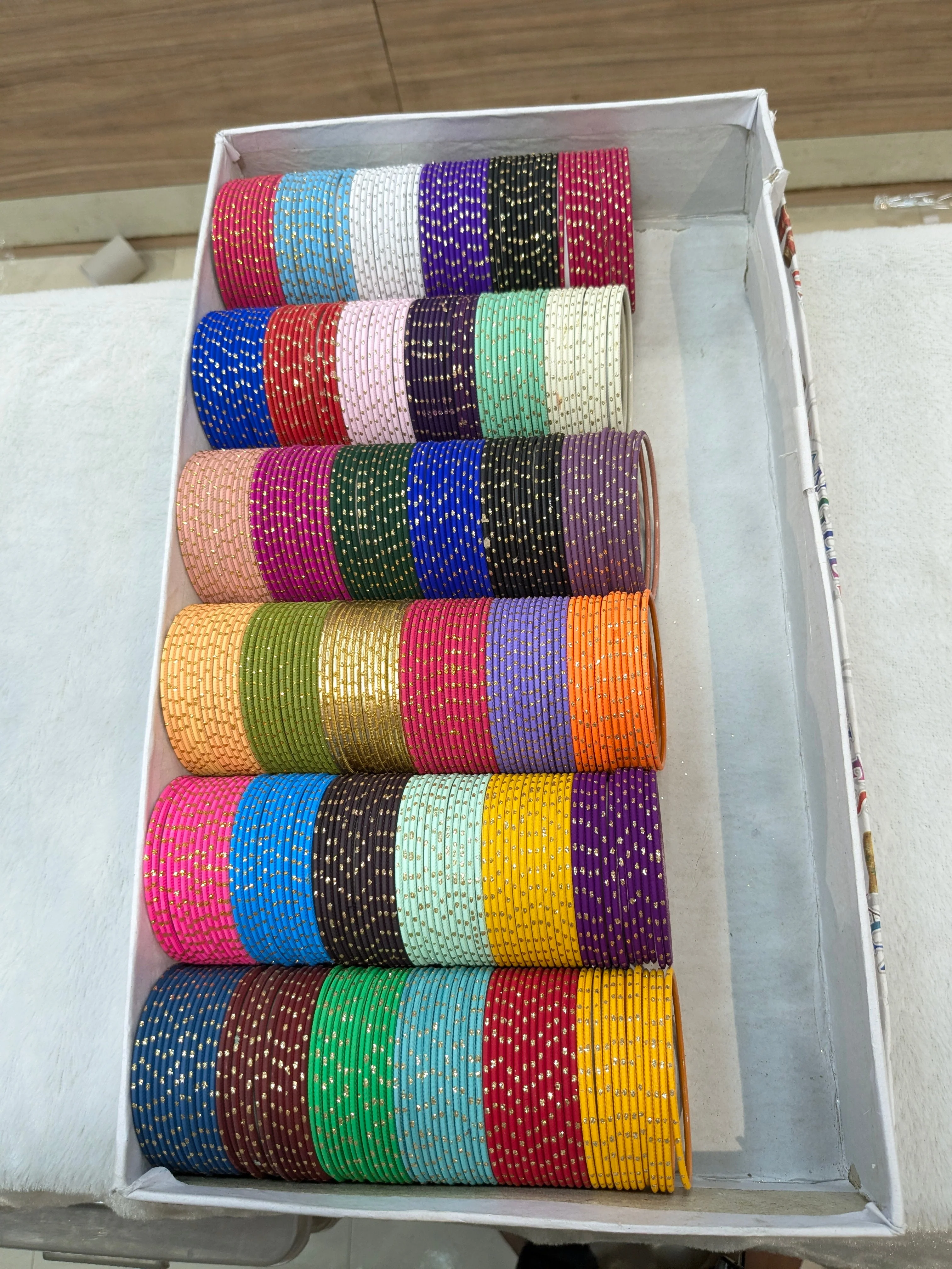 36 DOZEN DOTTED BANGLES - Image 15