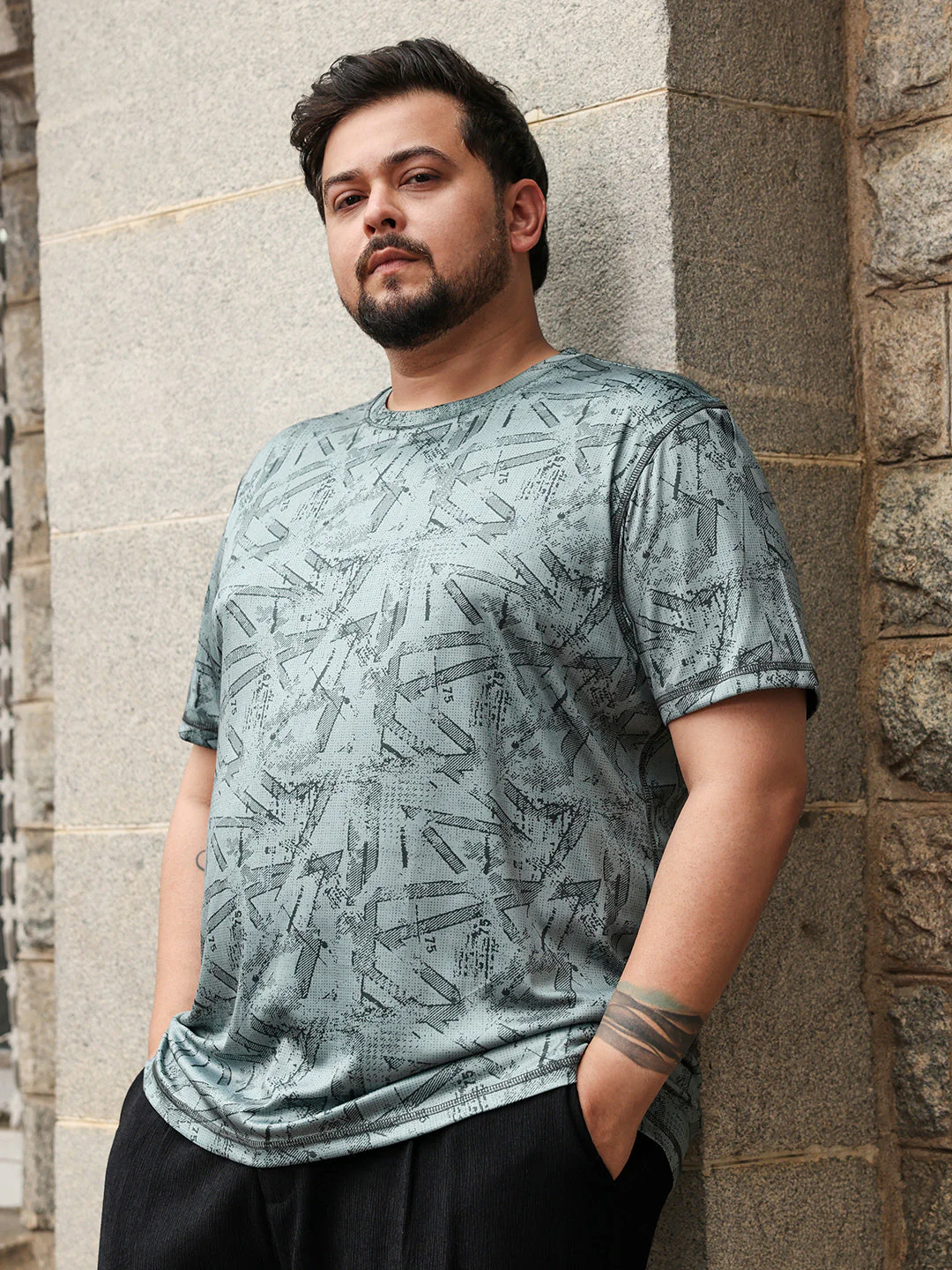 Abstract-Streak Activewear T-Shirt - Image 12