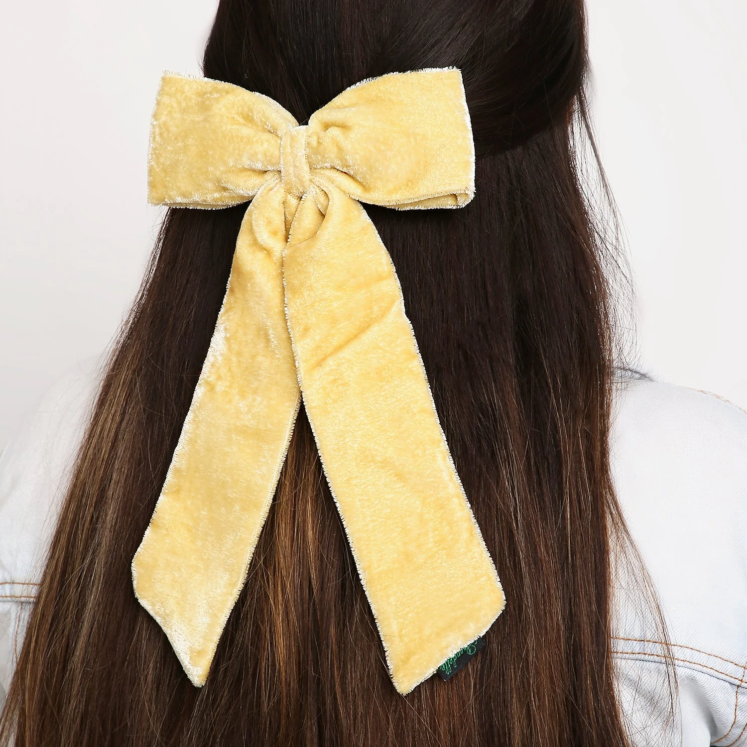 Alia Bhatt's Maroon Velvet Hair Bow - Celebrity Style Accessory - Image 13