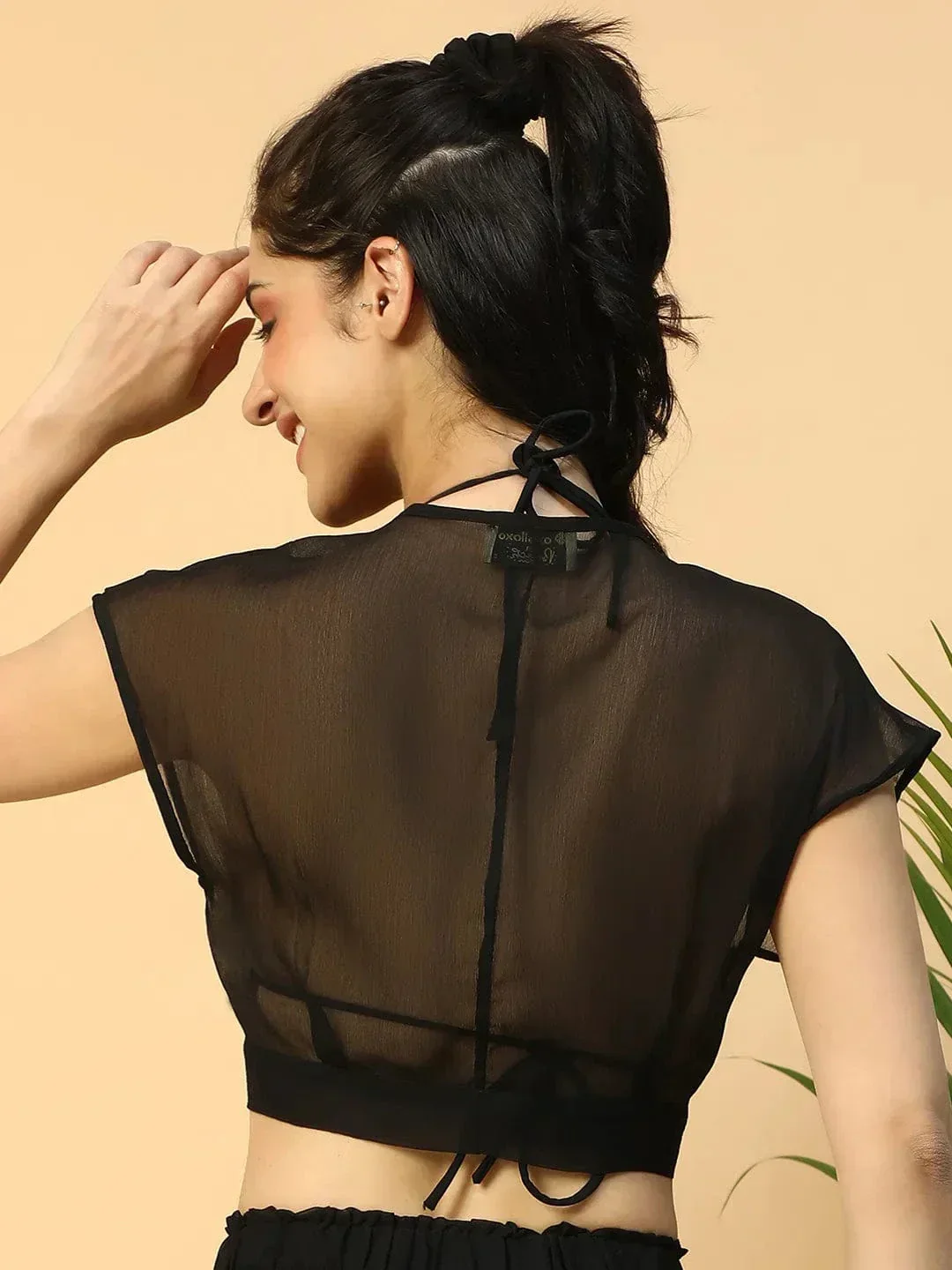 Artful Solid Black Short Sleeve Tie-Up Knot Detail Women Beachwear Crop Top - Image 5