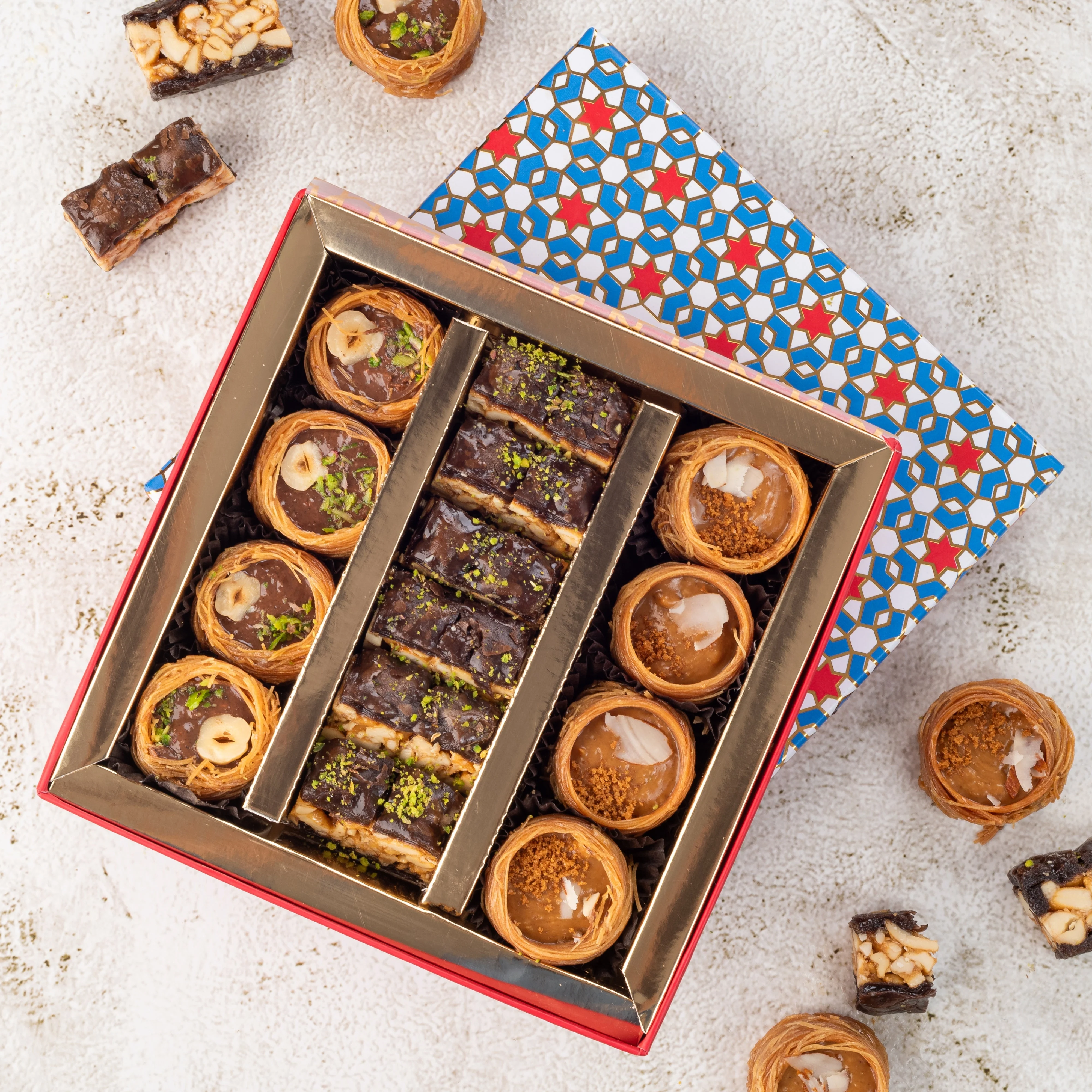 Assorted Chocolate Flavoured Baklava & Kunafa - 250 gm