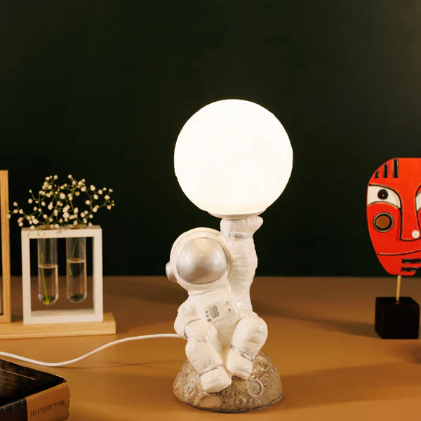 Astronaut Ceramic Table Lamp - Image 2