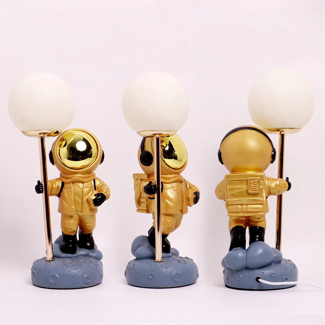 Astronaut Moon Lamp - Image 3