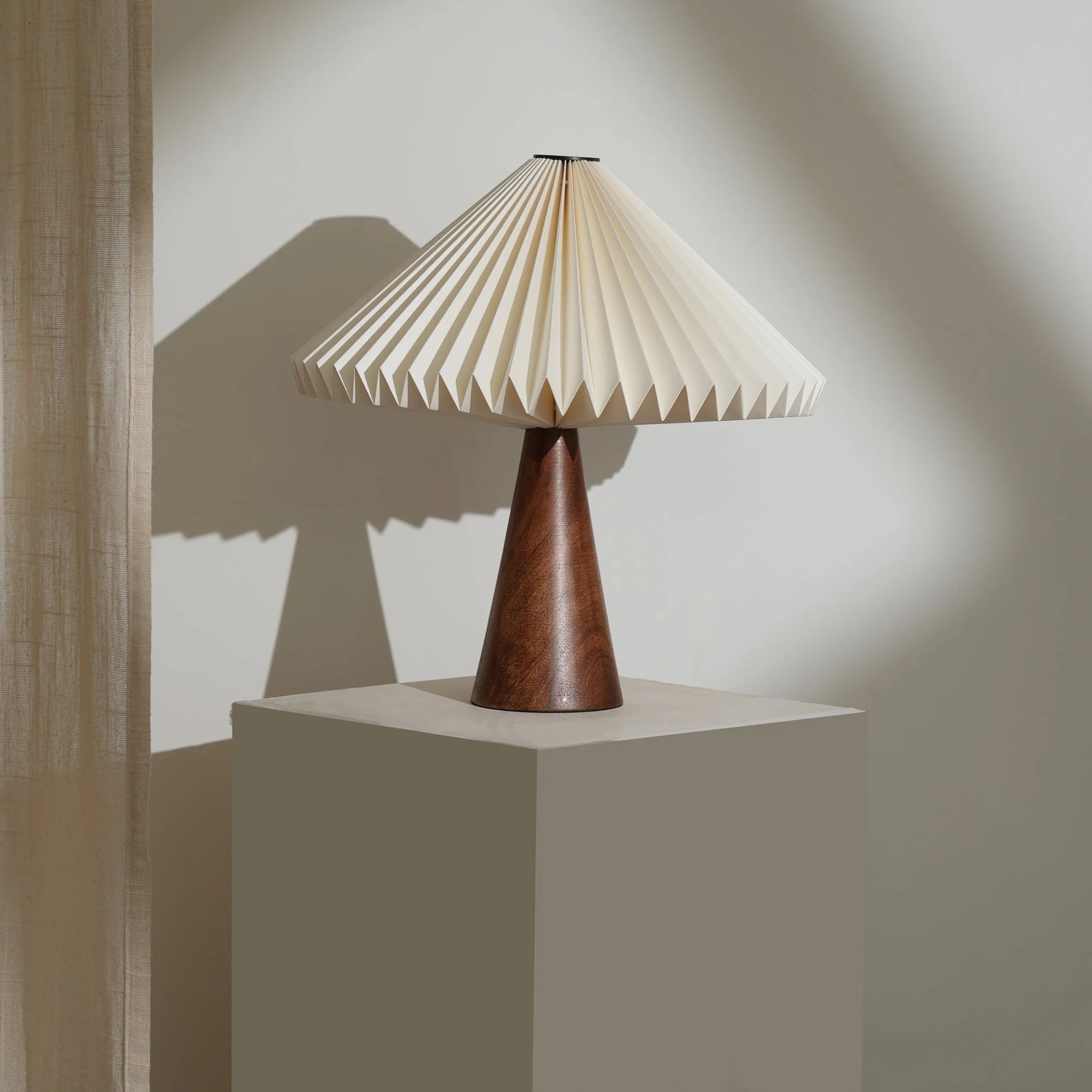Ballet Table Lamp - Image 3