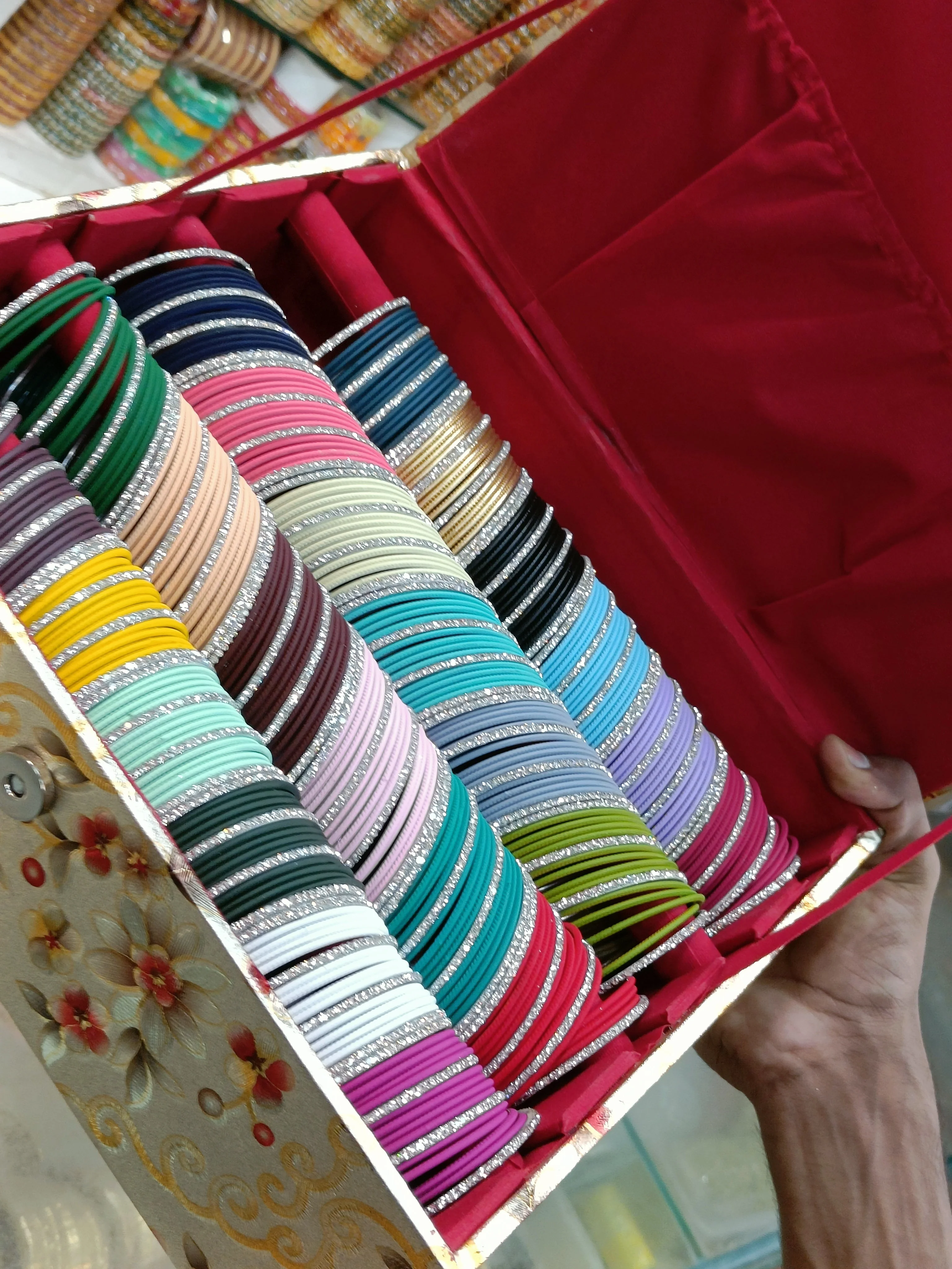 Bangles set with organiser - Image 3