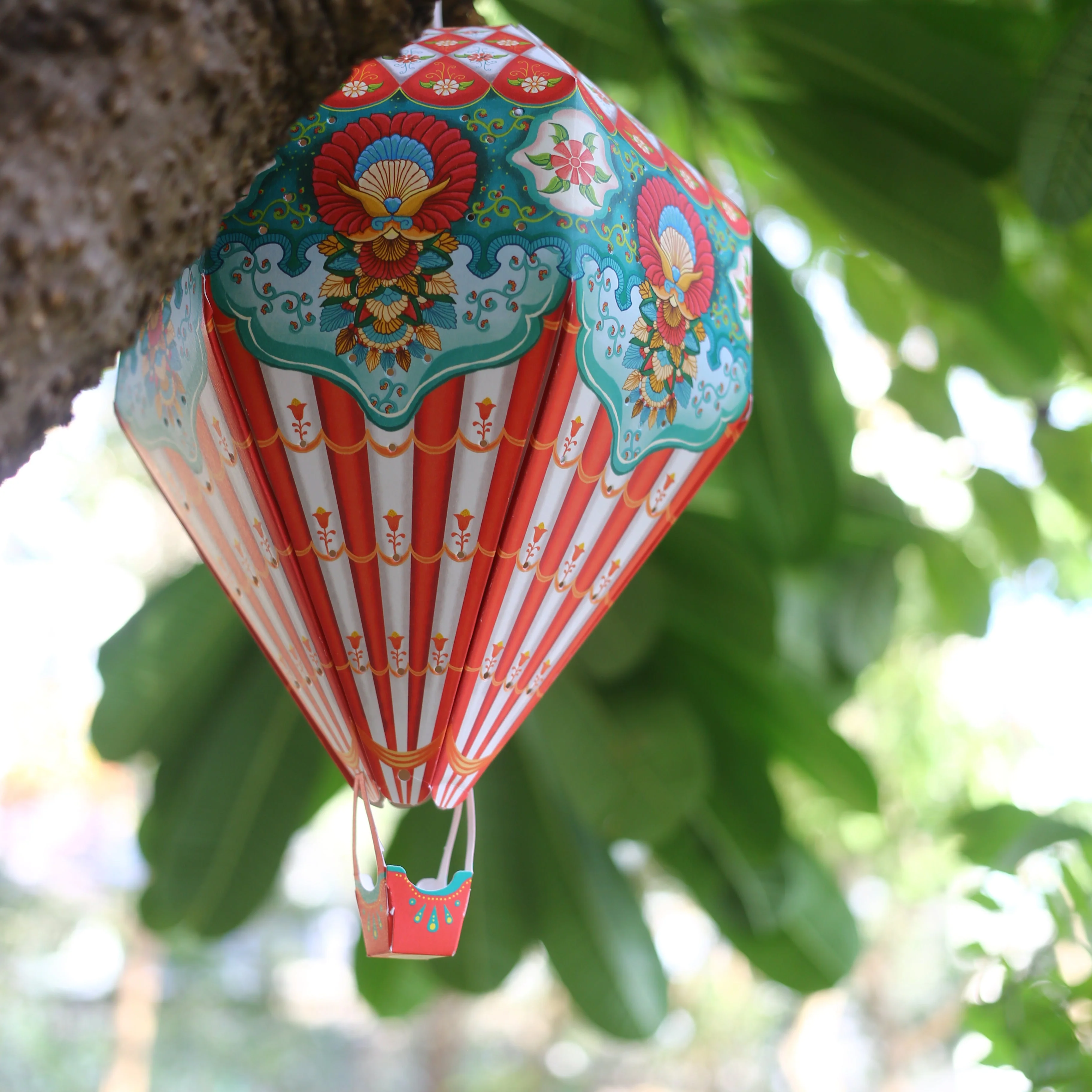 Big Red Hot Air Balloon DIY Paper Lamp Shade - Image 4