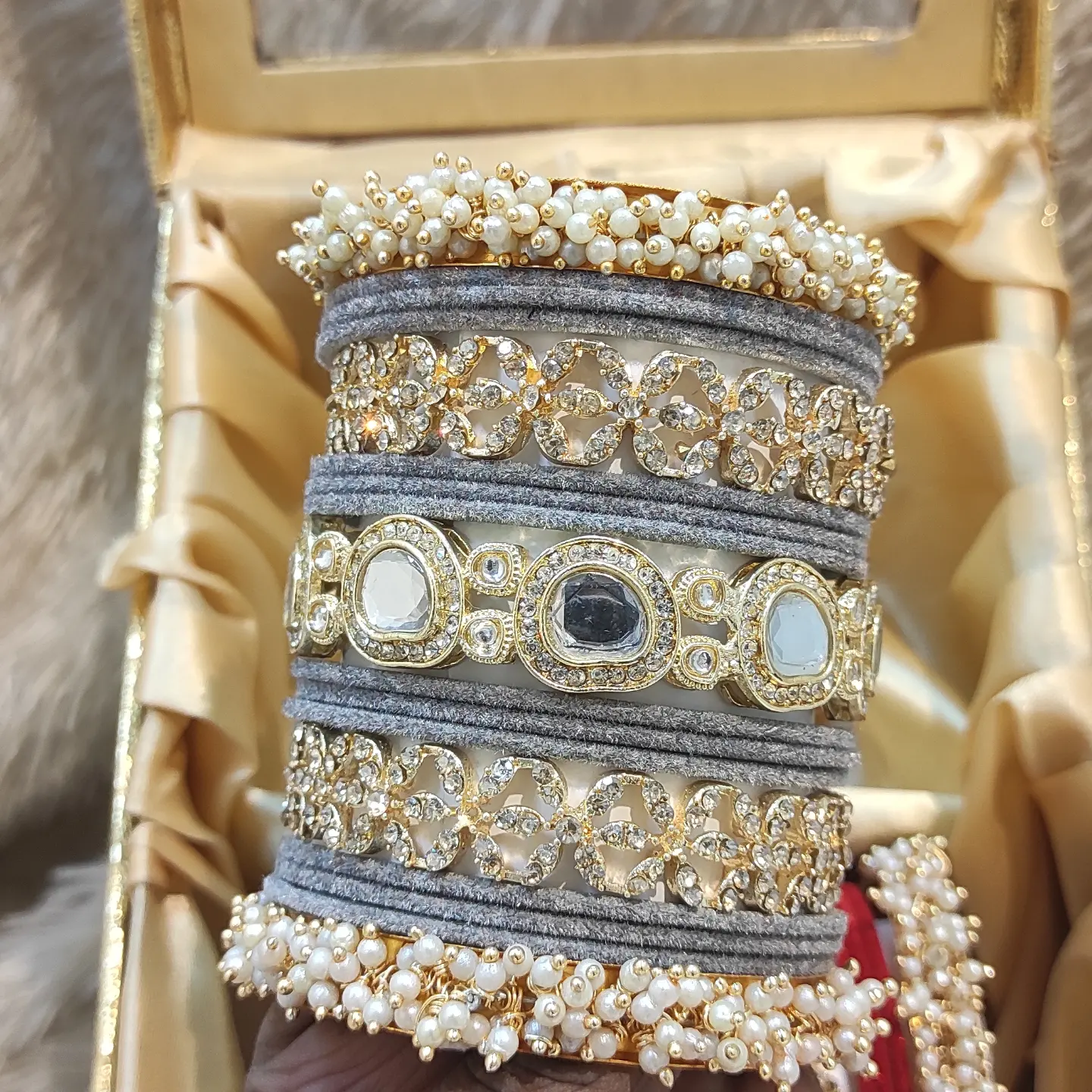 Big stones bridal bangles set - Image 4