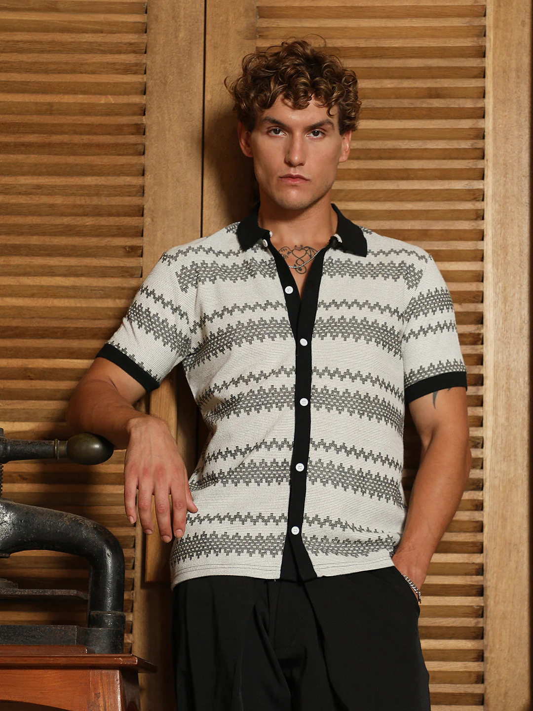 Black And White Geometric Polo Collar Shirt - Image 2