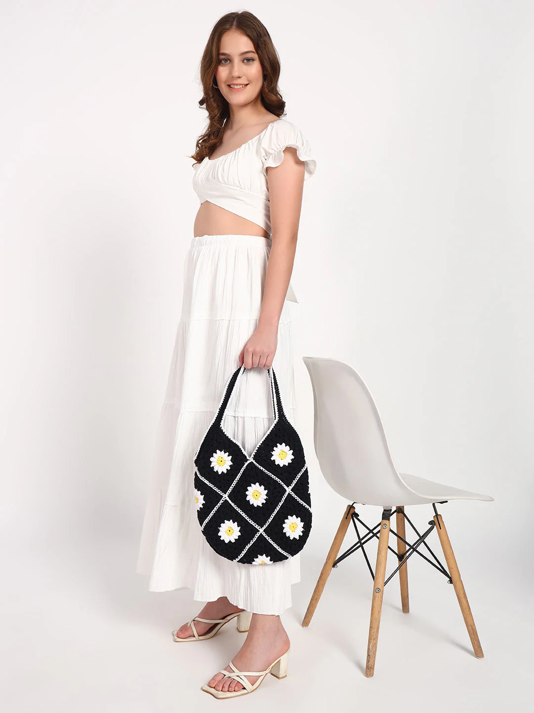 Black Daisy Crochet Handmade Bag - Image 2
