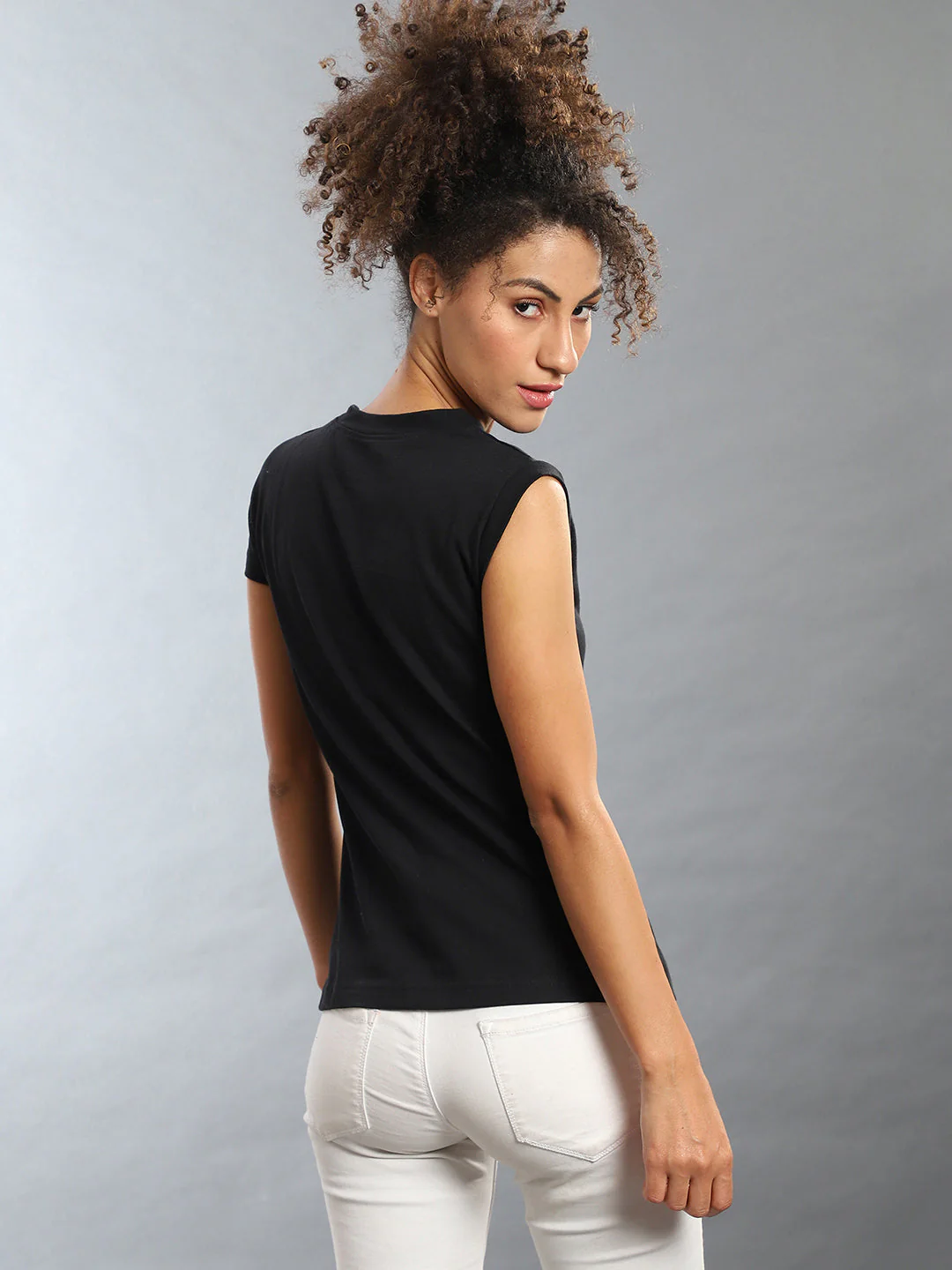 Black Round Neck T-Shirt - Image 5