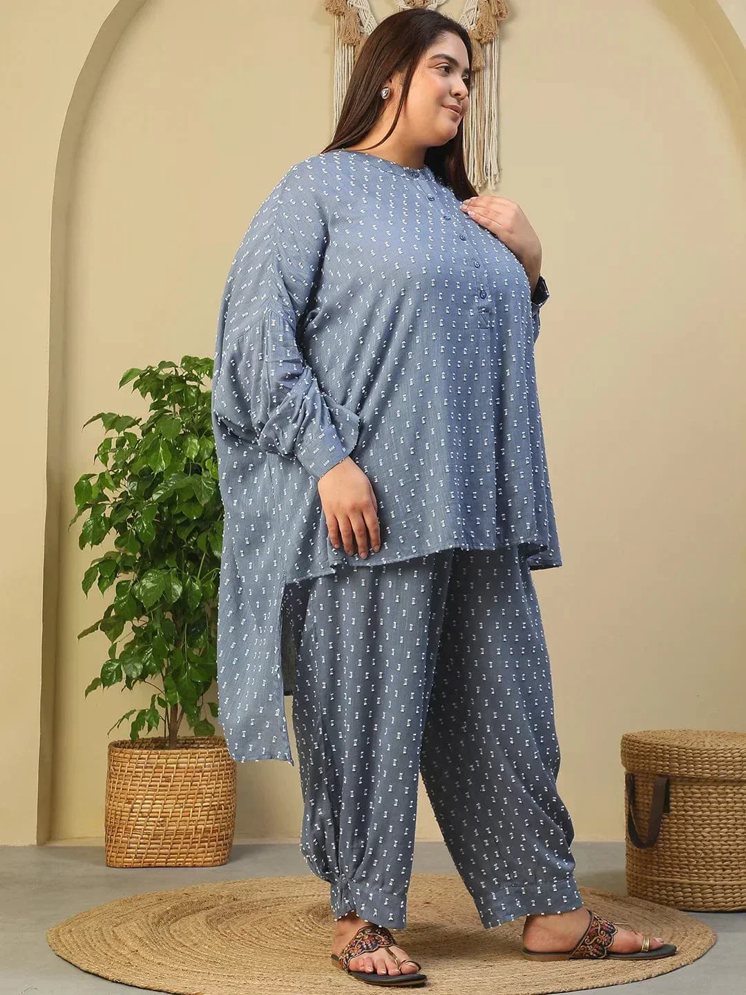 Blue Stripe Print High Low Hem Tunic & Trouser Dobby Textured Plus Size Women Co-Ord Set - Image 4