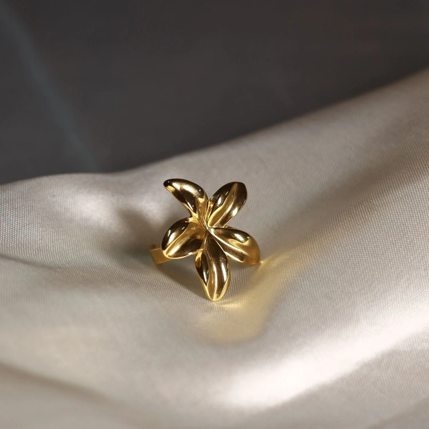 Bold Bloom Ring - Image 10