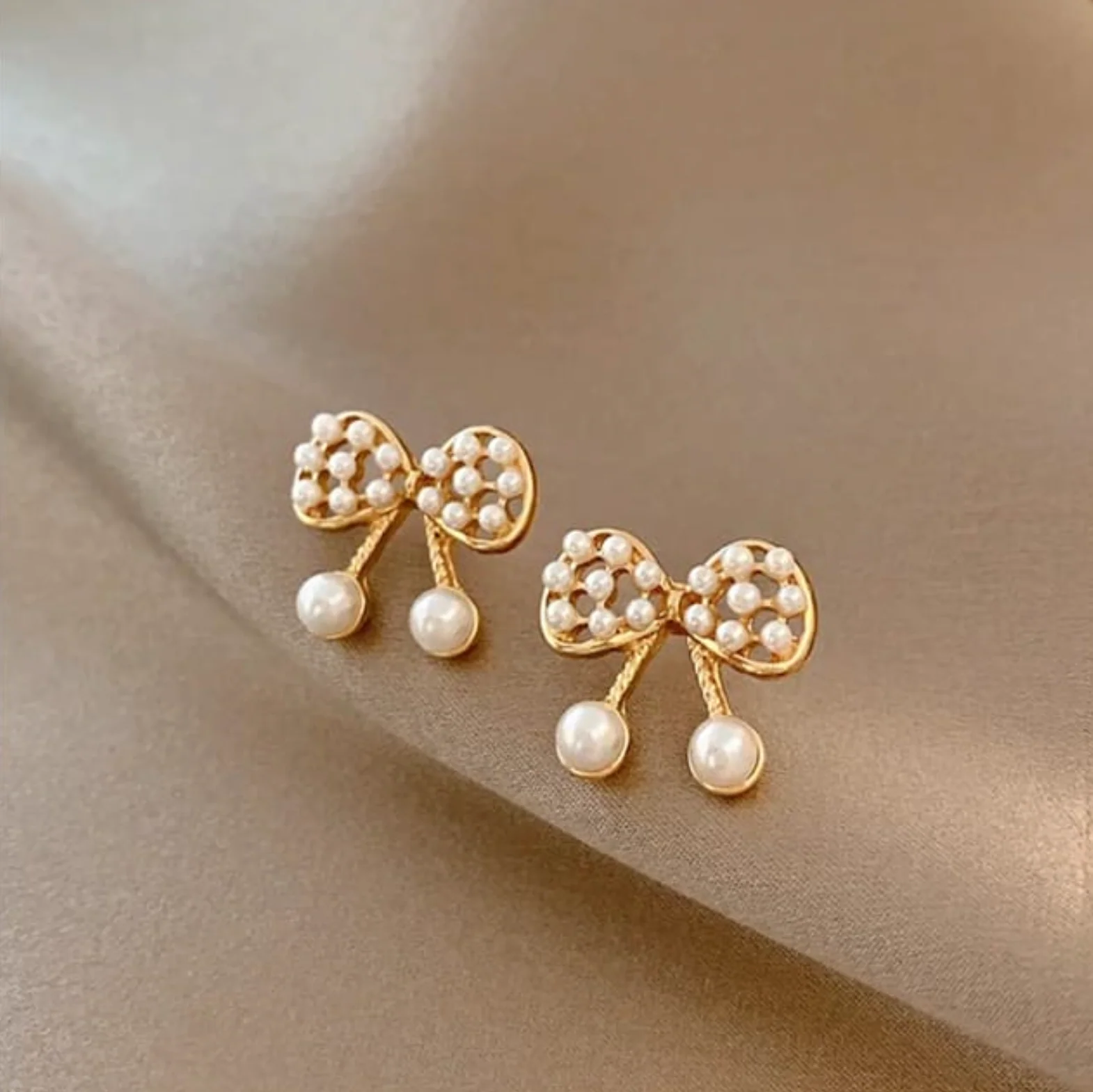 Bow Stud Earring