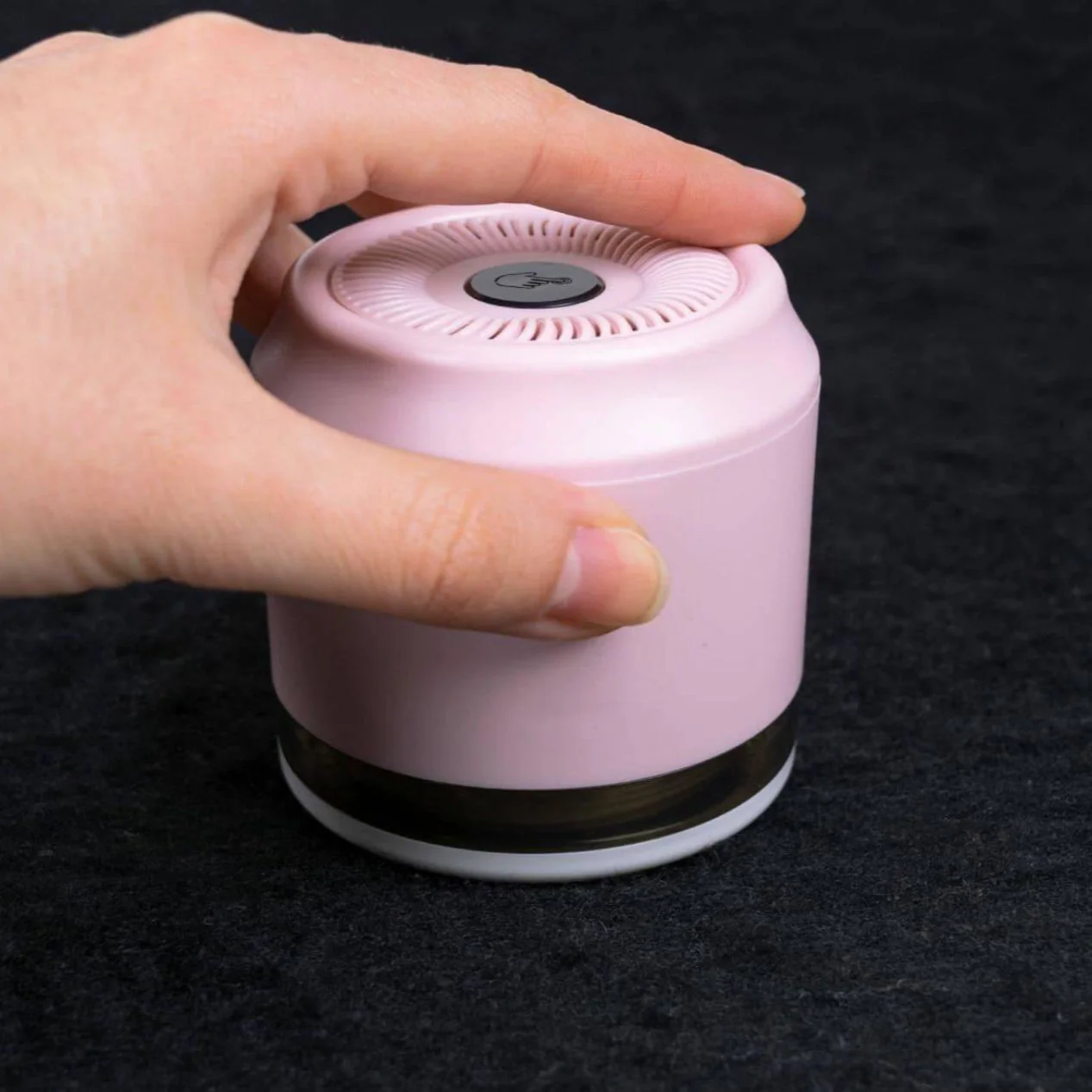 Brizz: Rechargeable High Performance Electric Lint Remover, Fabric Shaver & Defuzzer for Clothes, Sweaters, Jackets, Carpets & Curtains - Image 4