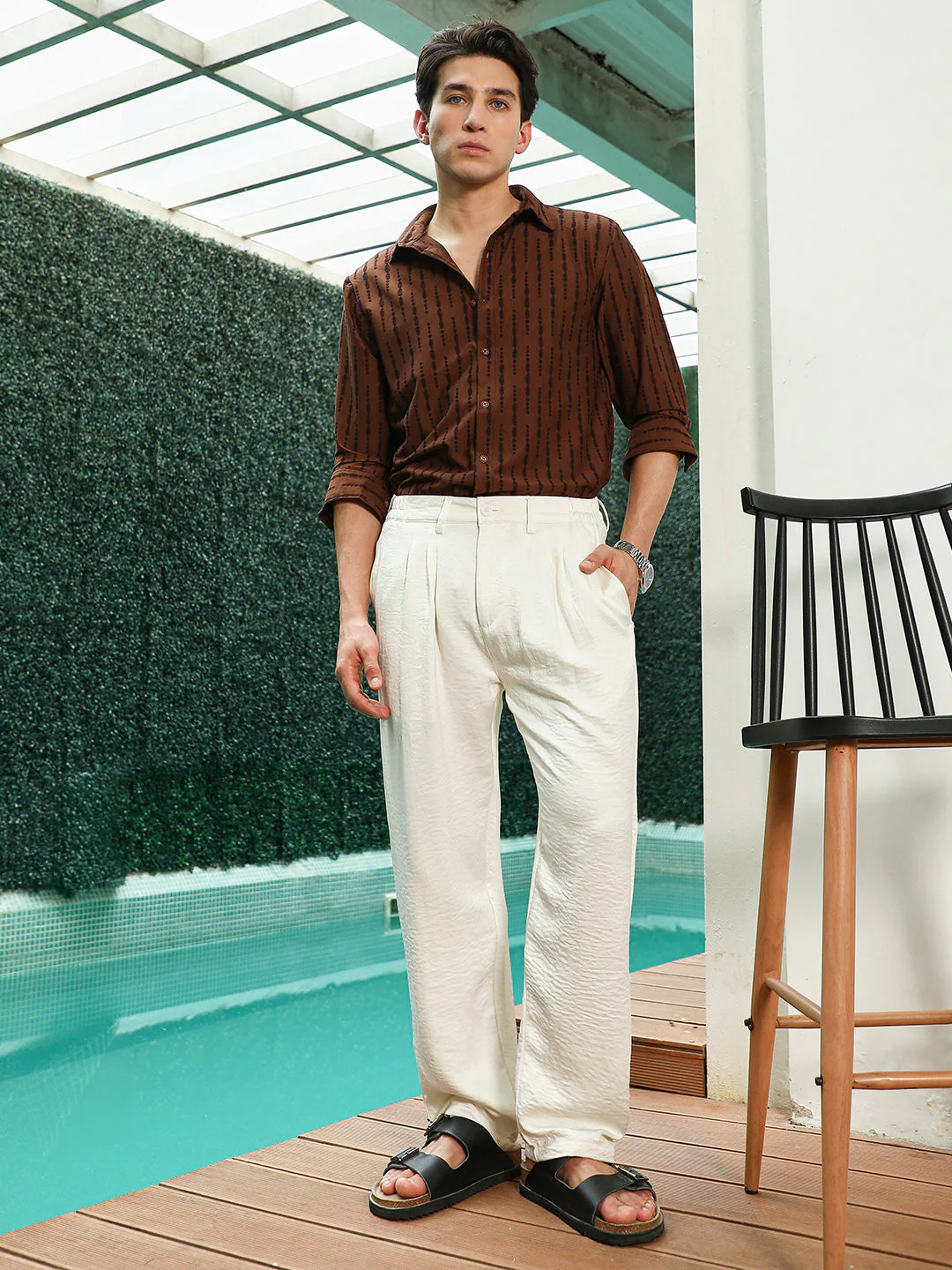 CAMPUS SUTRA Off White Textured Pleated Trousers - Image 5