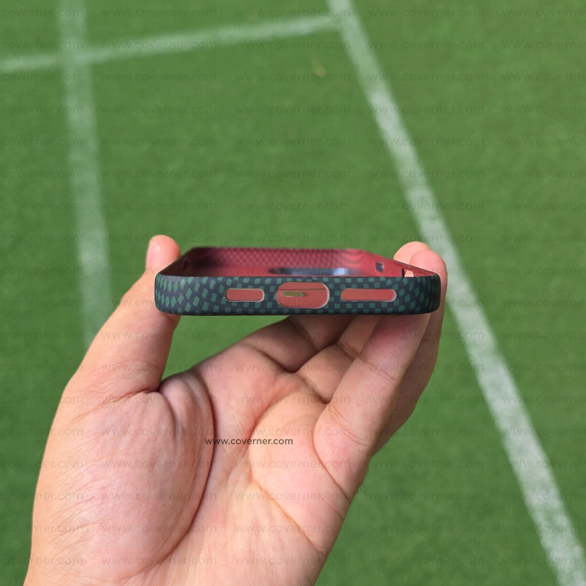 CarbonEdge Pro – Premium Carbon Fiber Texture MagSafe Case by Coverner India - Image 4