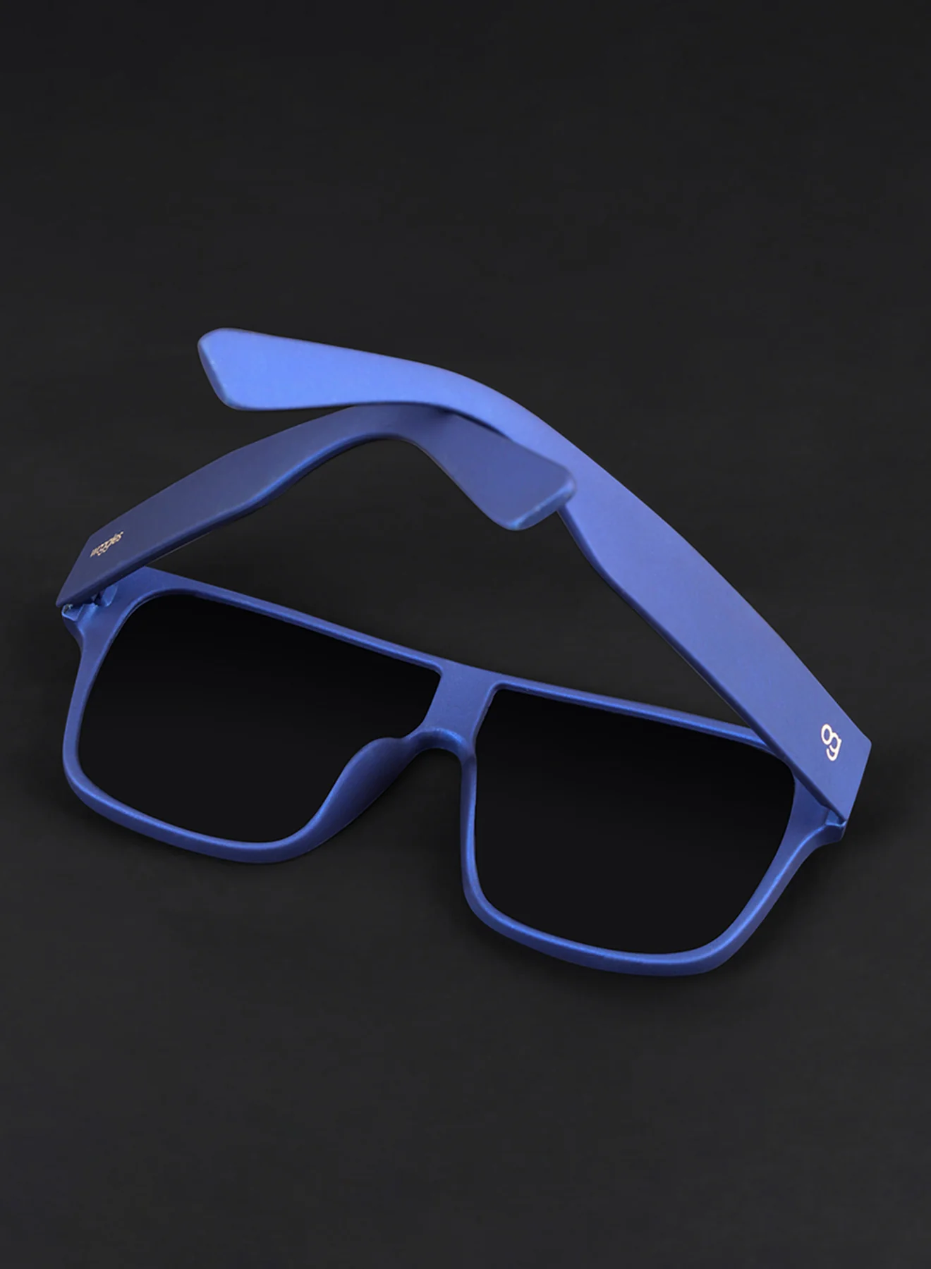 Carnival Blue Oversize Sunglasses - Image 2