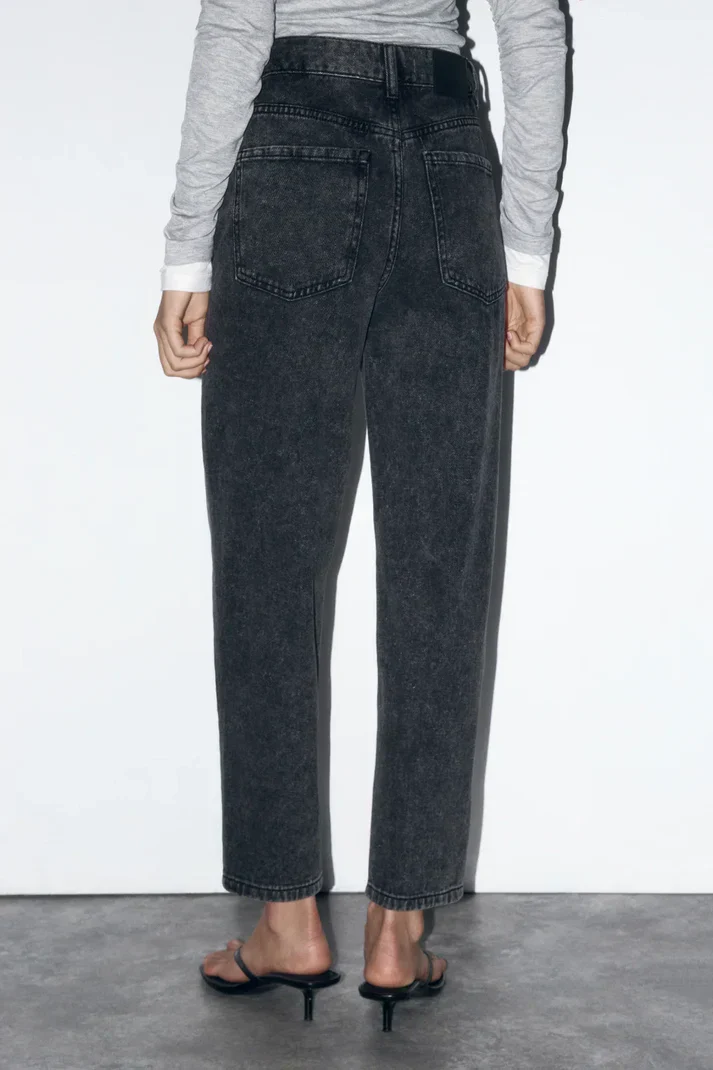 Charcoal black mom fit jeans - Image 4