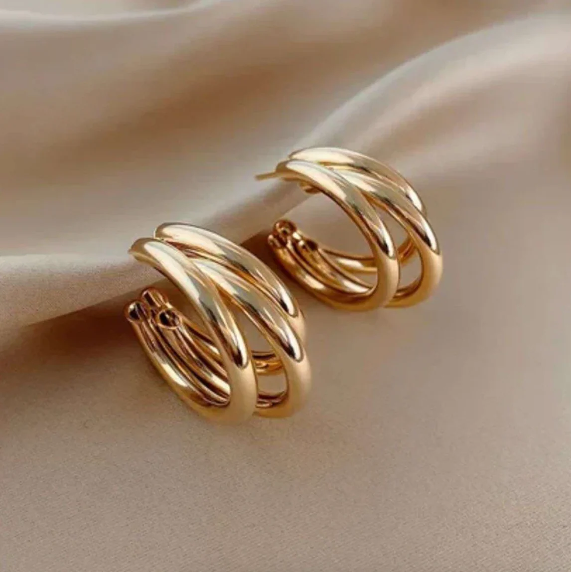 Chic Gold Triple Hoop Earrings for Women - Image 2