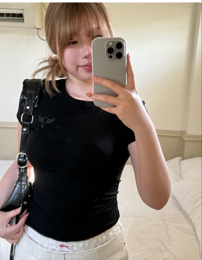 Chloe Hollow T-Shirt - Image 6
