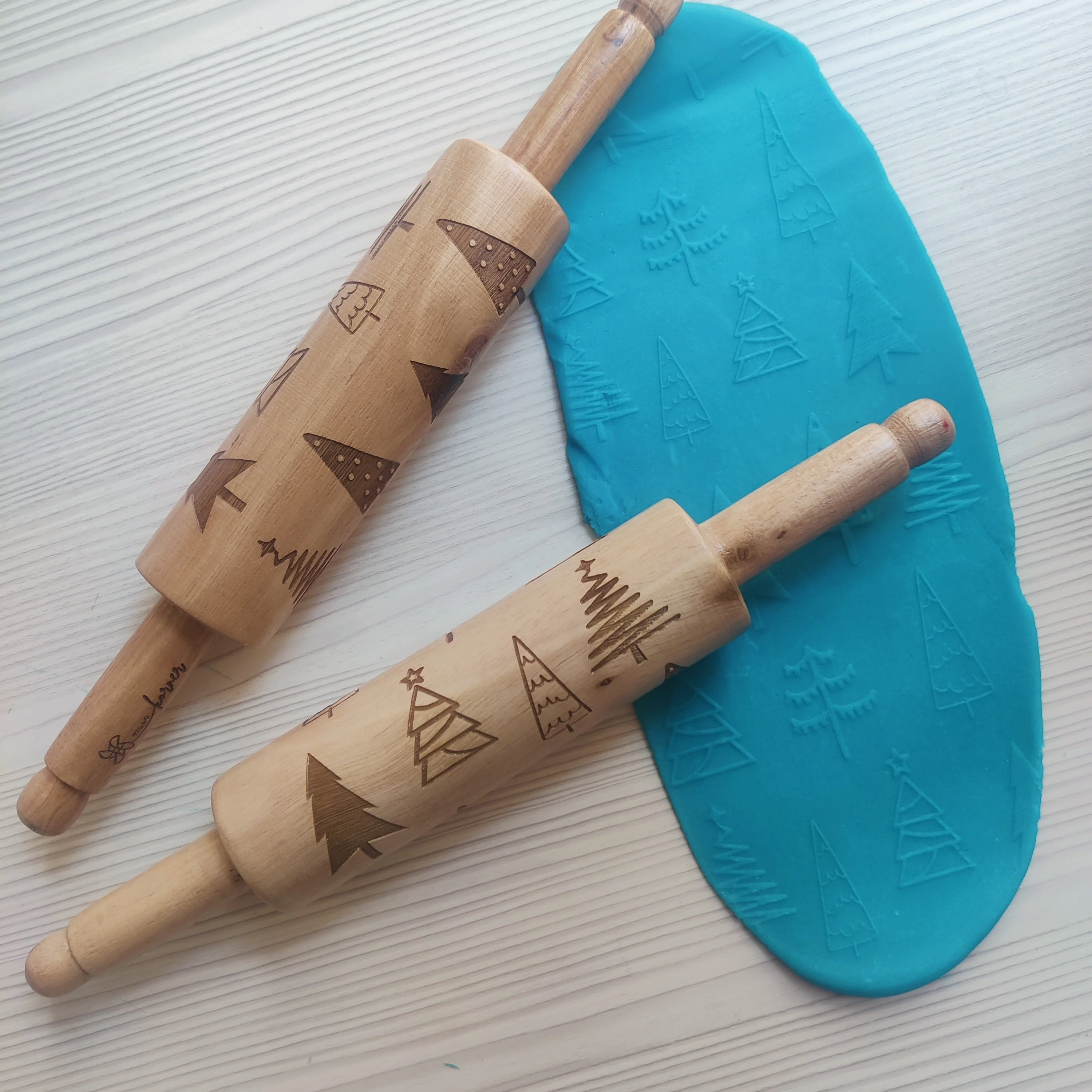 Christmas Theme Wooden Rolling Pin - Image 3