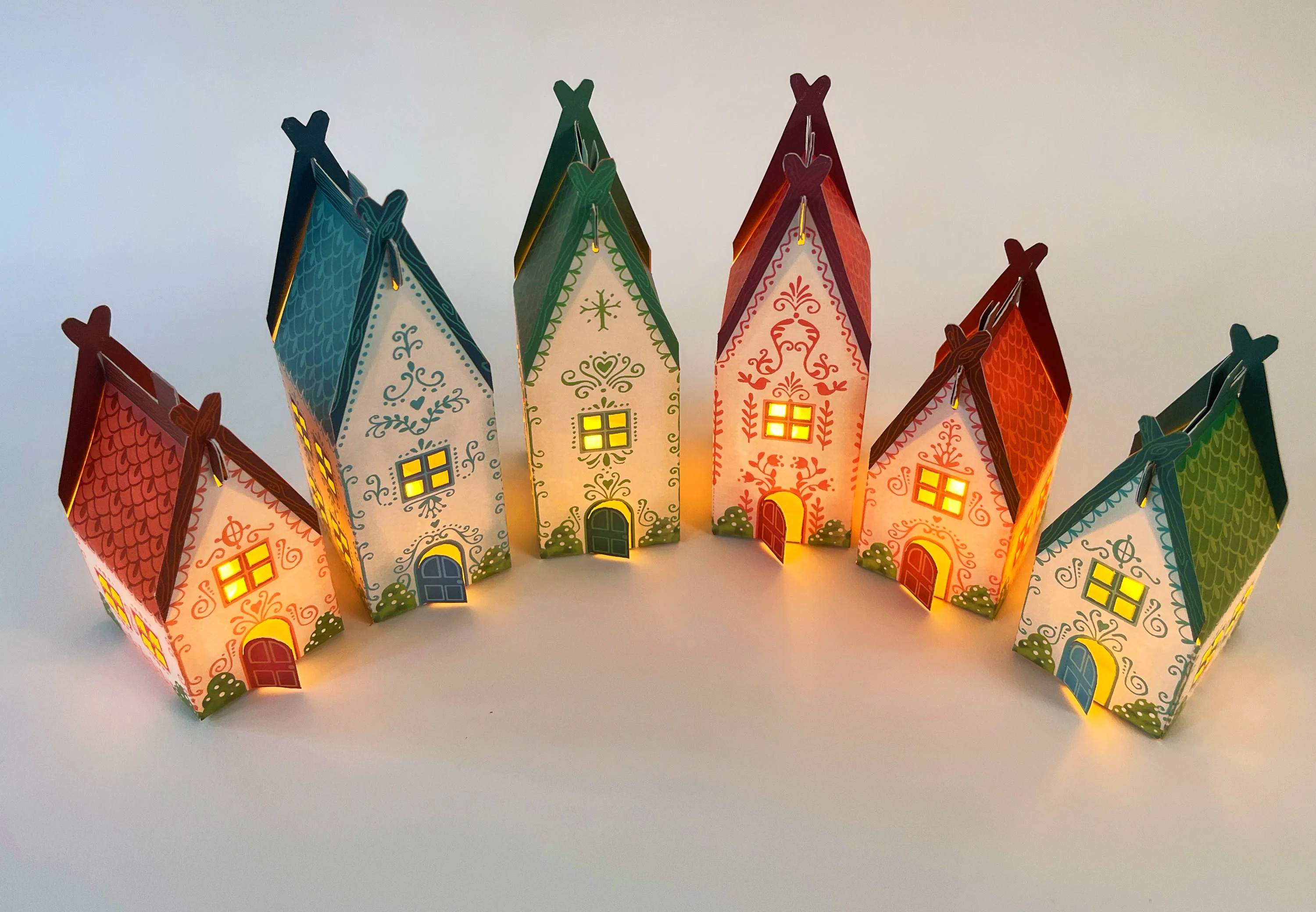 Christmas Village Combo Saver - 12 Mini Houses with Christmas Tree and lights - Image 6