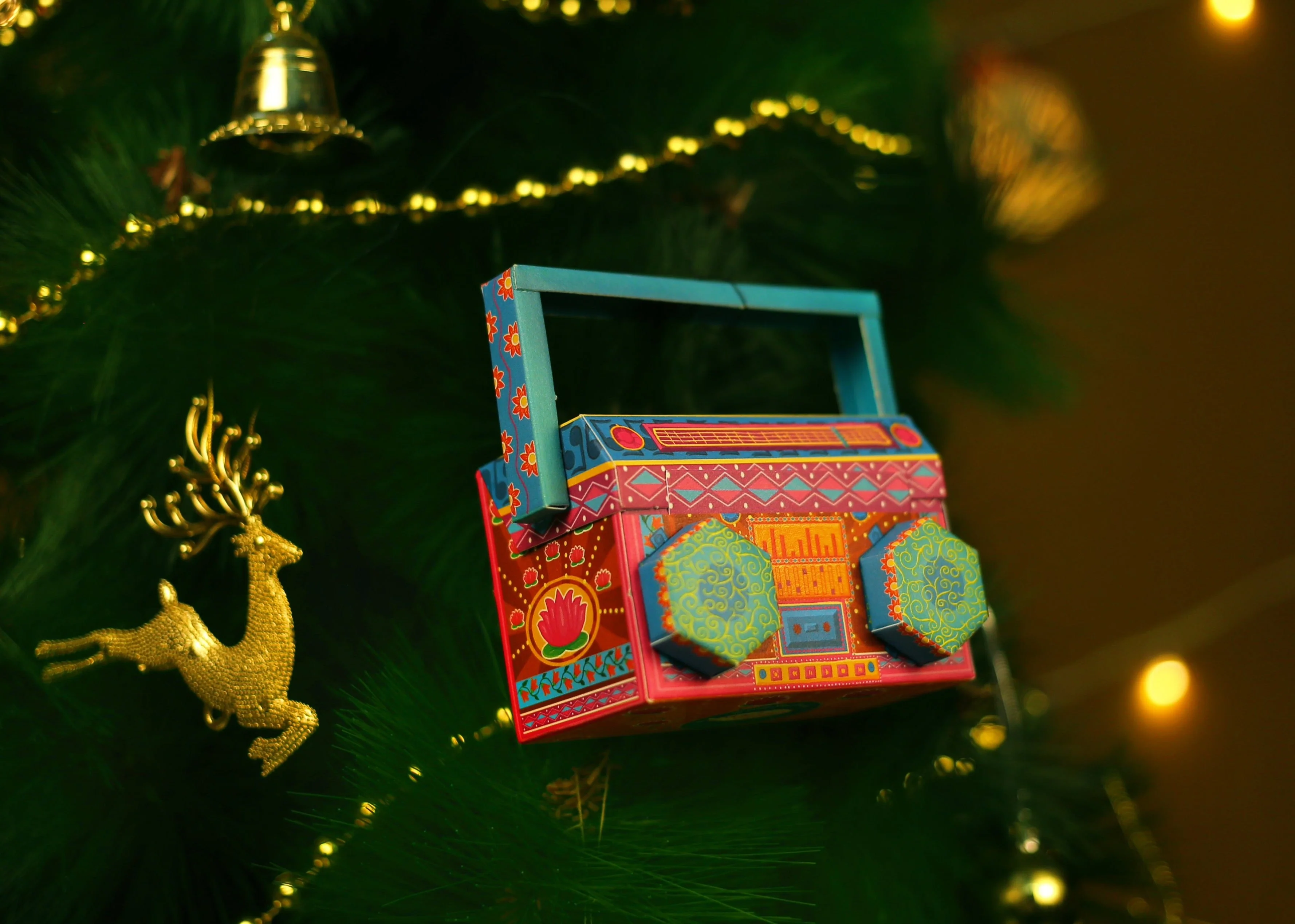 Colourful Mini Boombox DIY Paper Craft Kit - Image 8