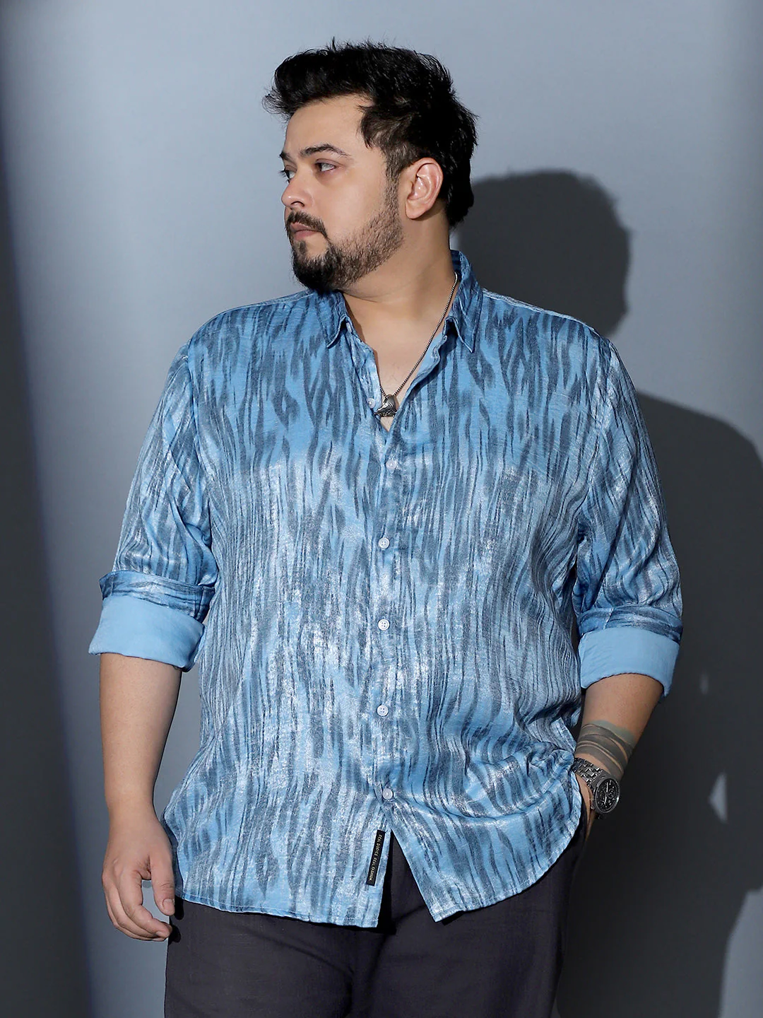 Contrast-Abstract Imprint Shirt - Image 2