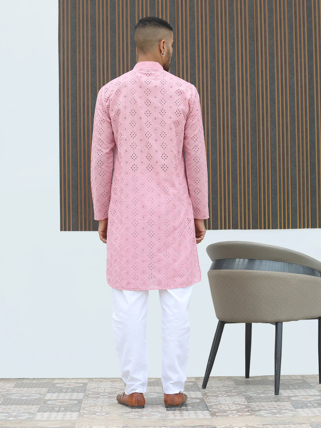 Cotton Blend Chikankari Self Design Embroidered Kurta - Image 7