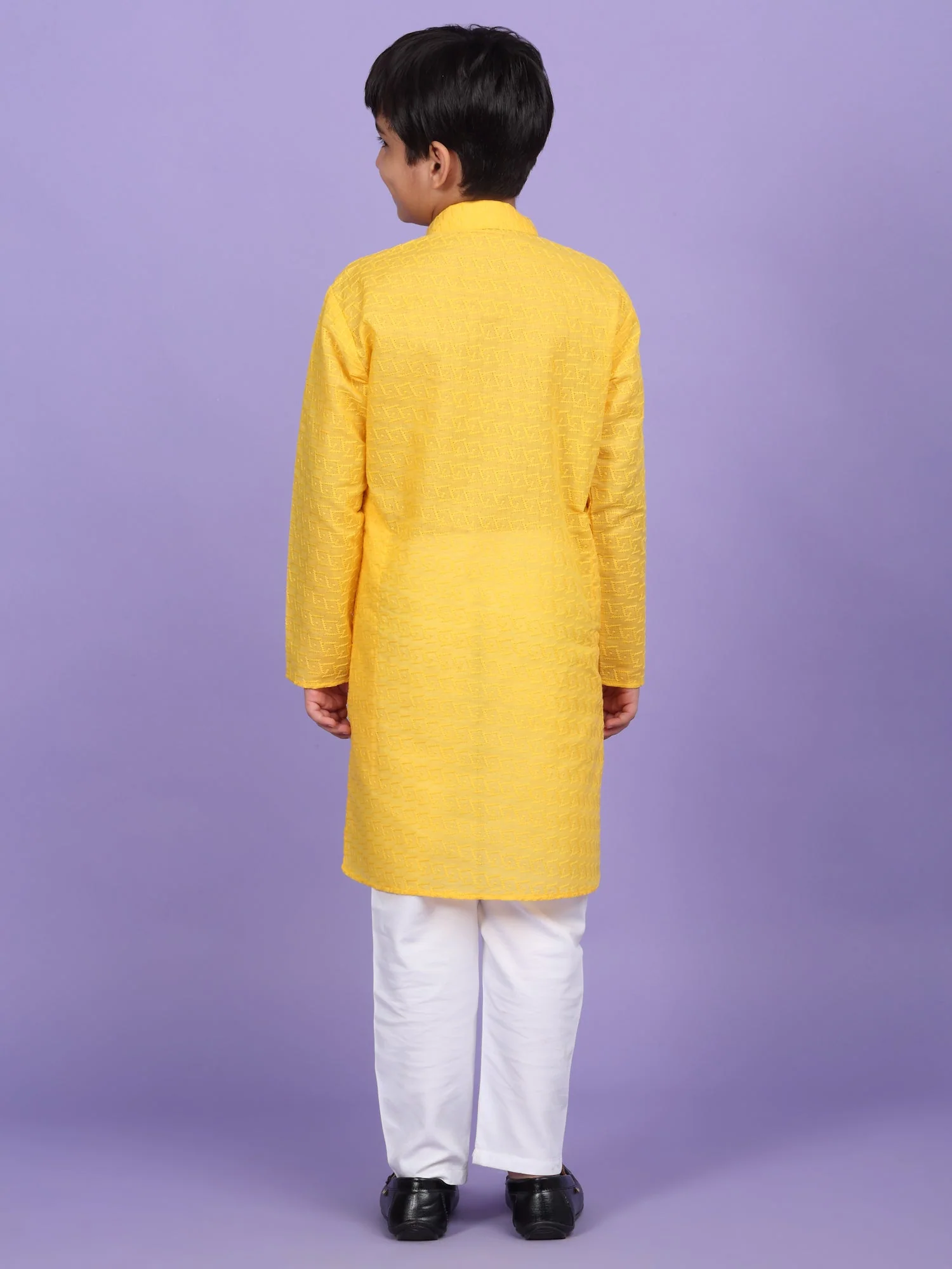 Cotton Blend Embroidered Chikan Kurta - Image 14