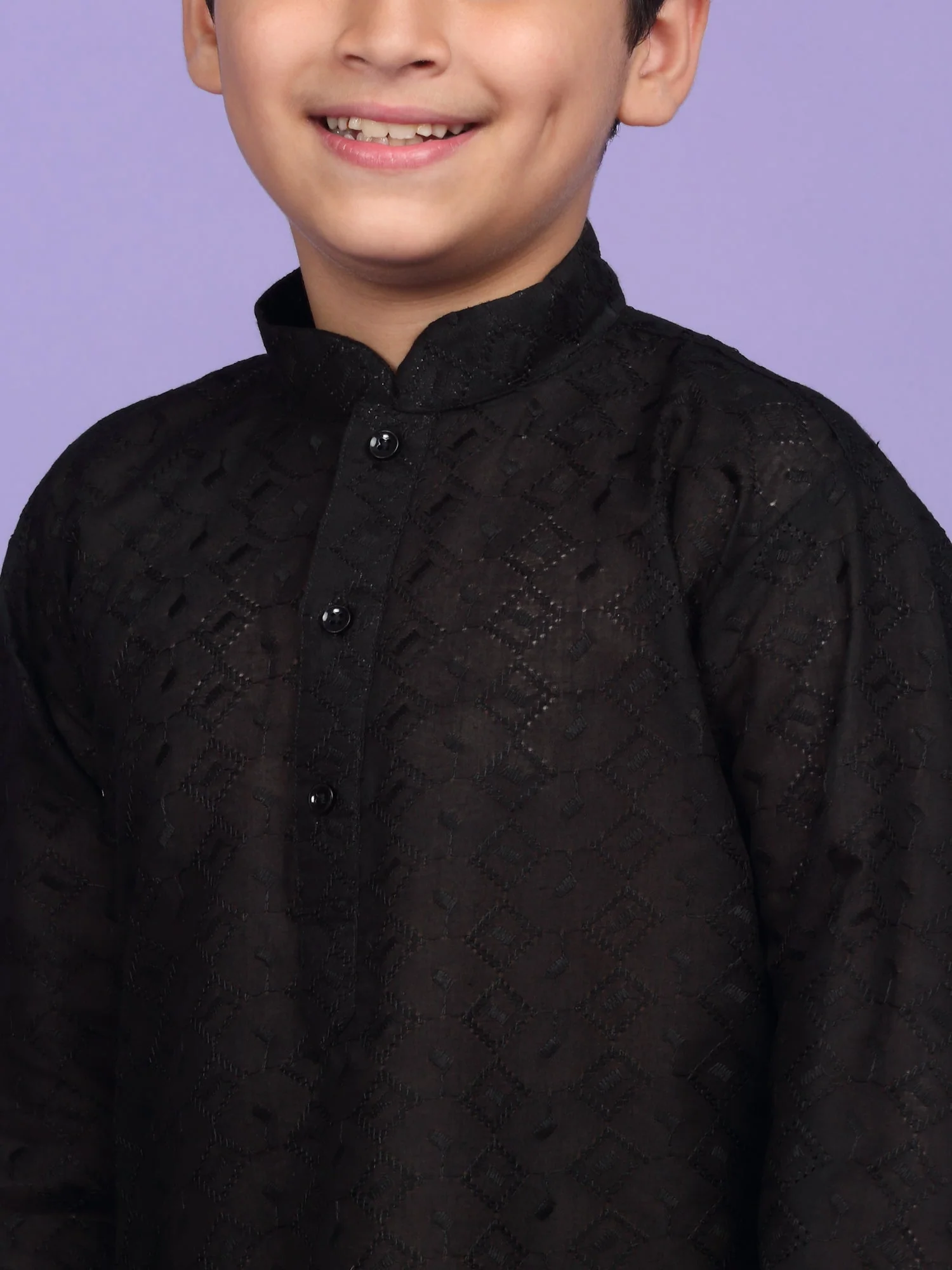 Cotton Blend Embroidered Chikan Kurta - Image 3