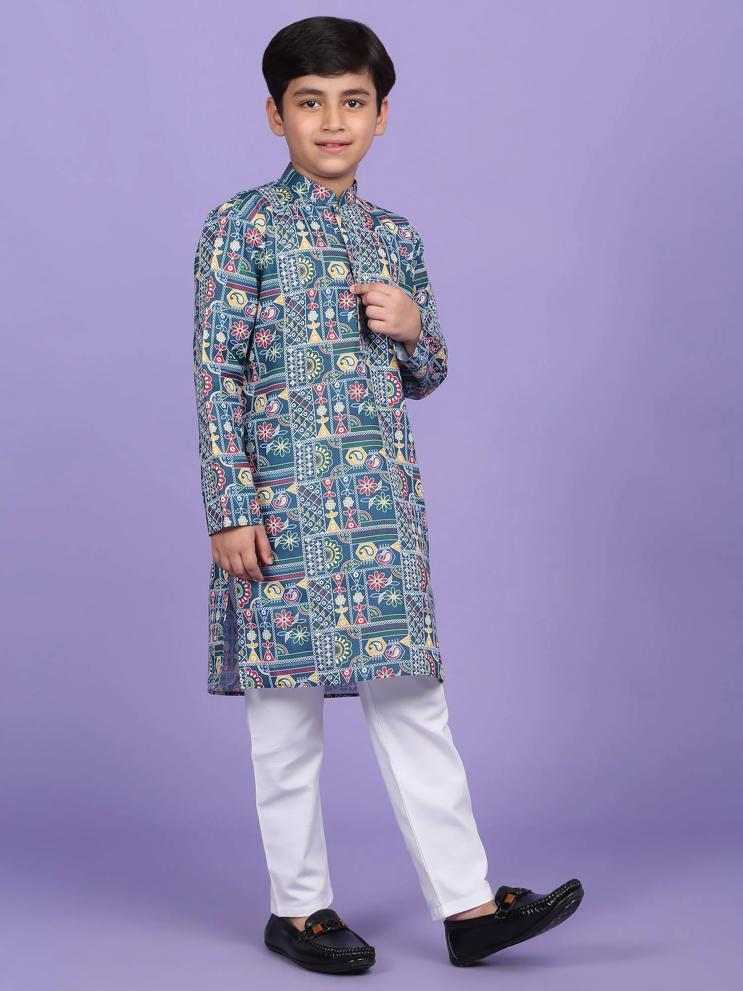 Cotton Blend Geometric Print Kurta - Image 16