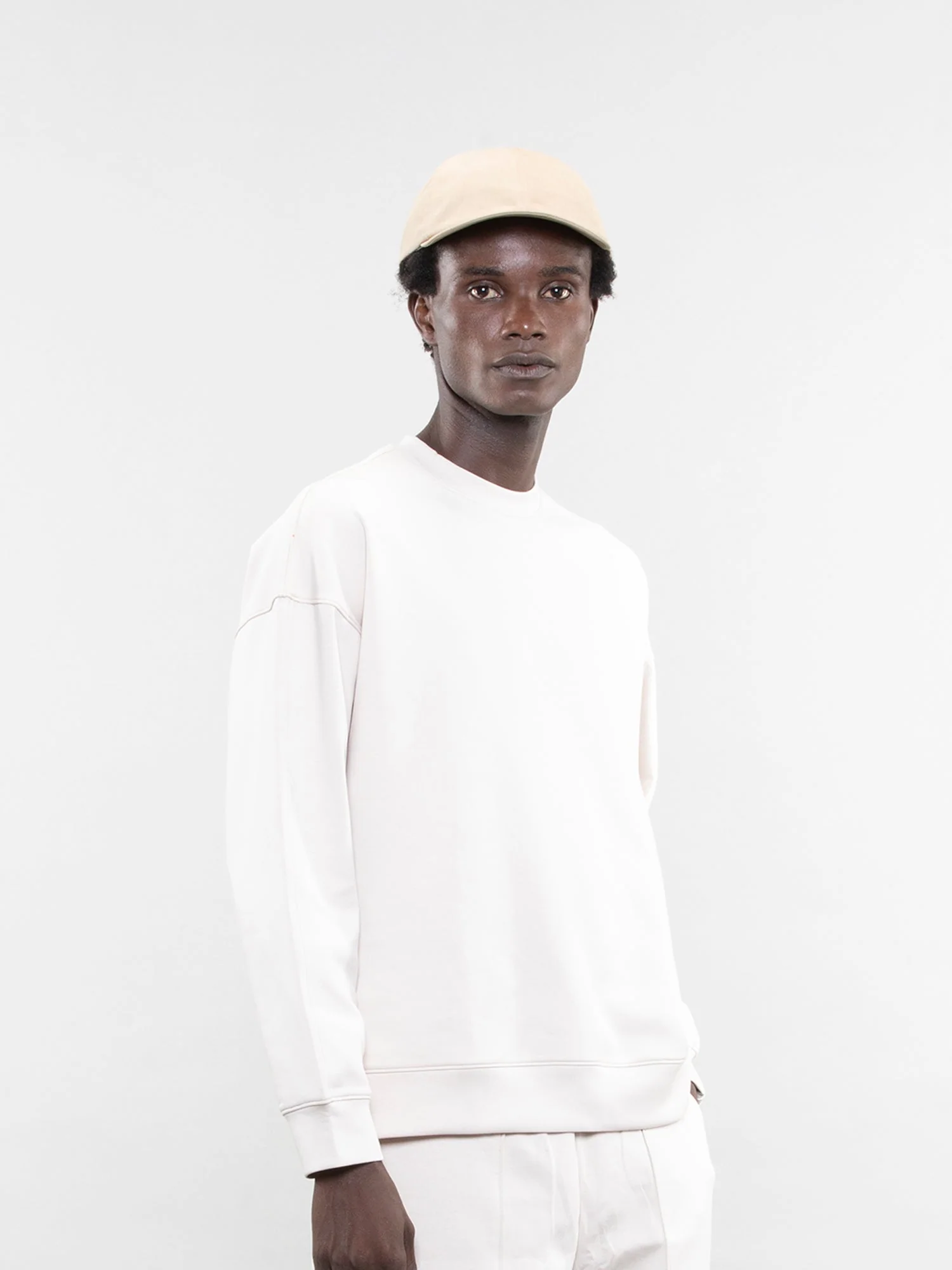 Crewneck sweatshirt - Image 17