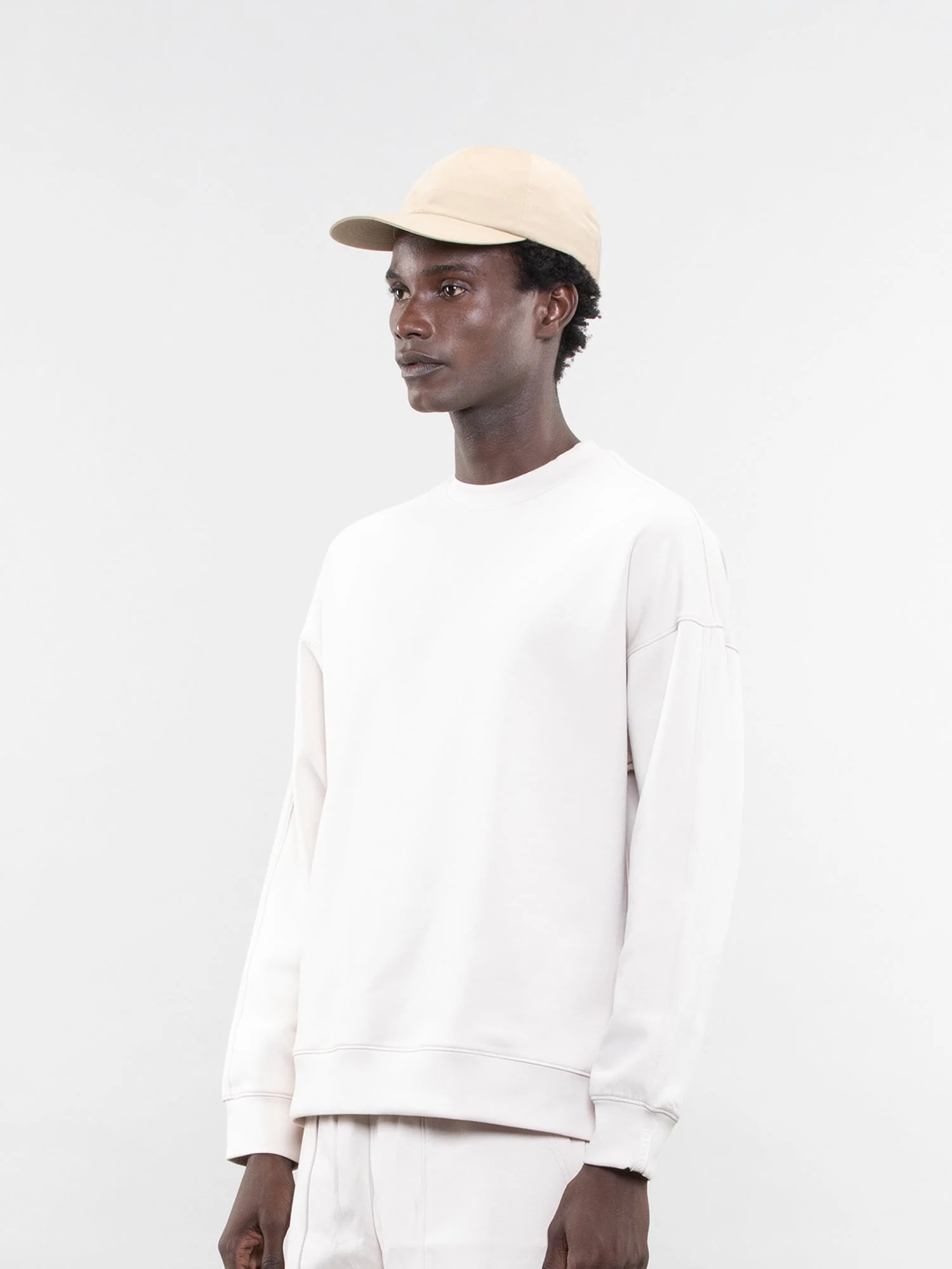 Crewneck sweatshirt - Image 18