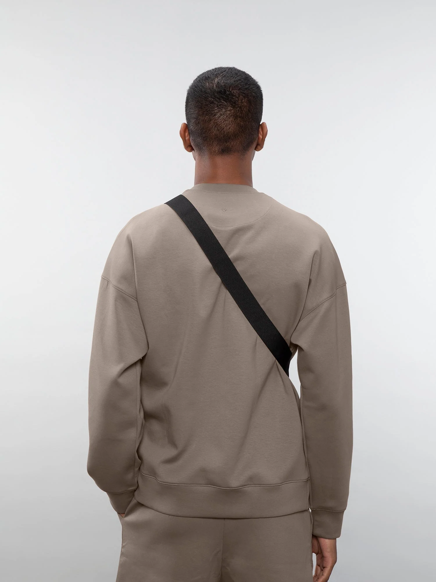Crewneck sweatshirt - Image 23