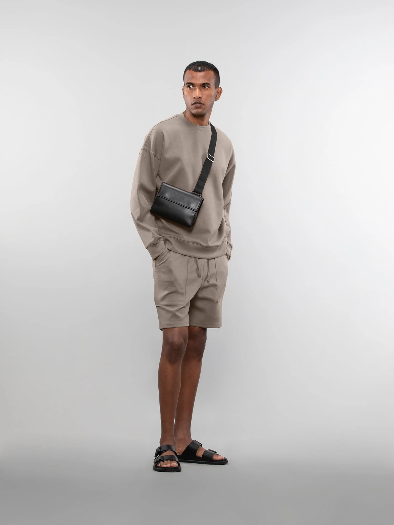 Crewneck sweatshirt - Image 24