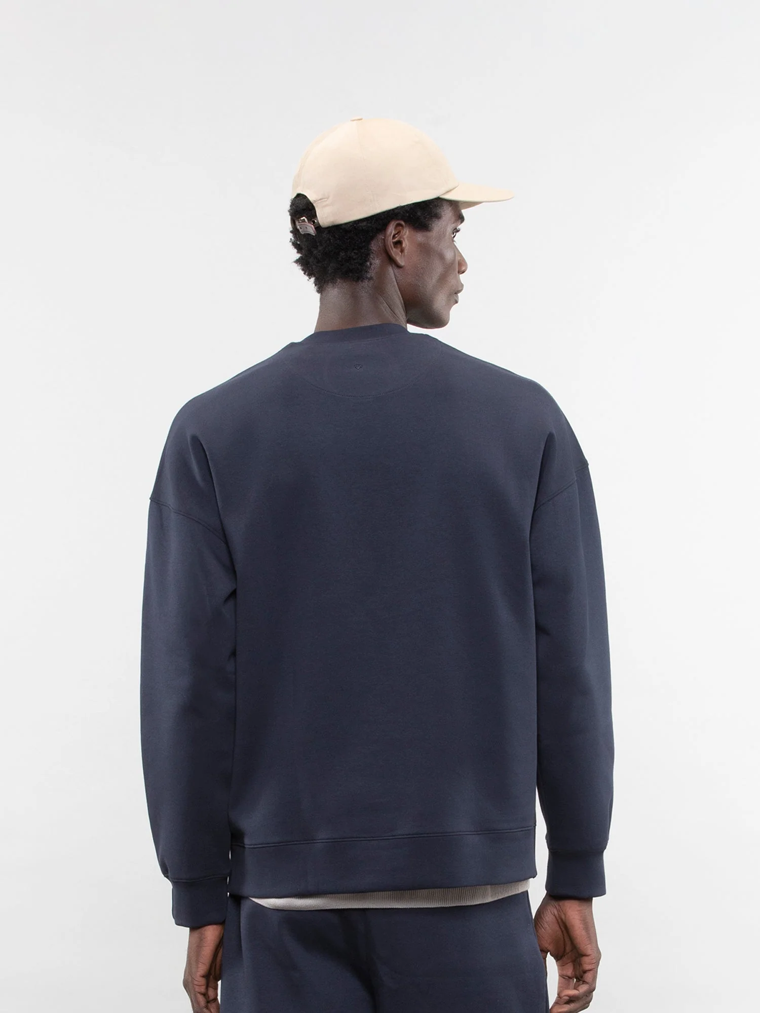 Crewneck sweatshirt - Image 9