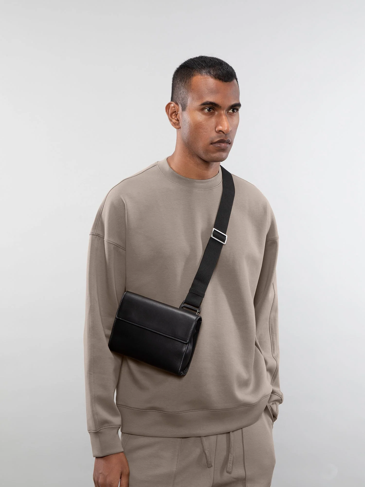 Crewneck sweatshirt - Image 7