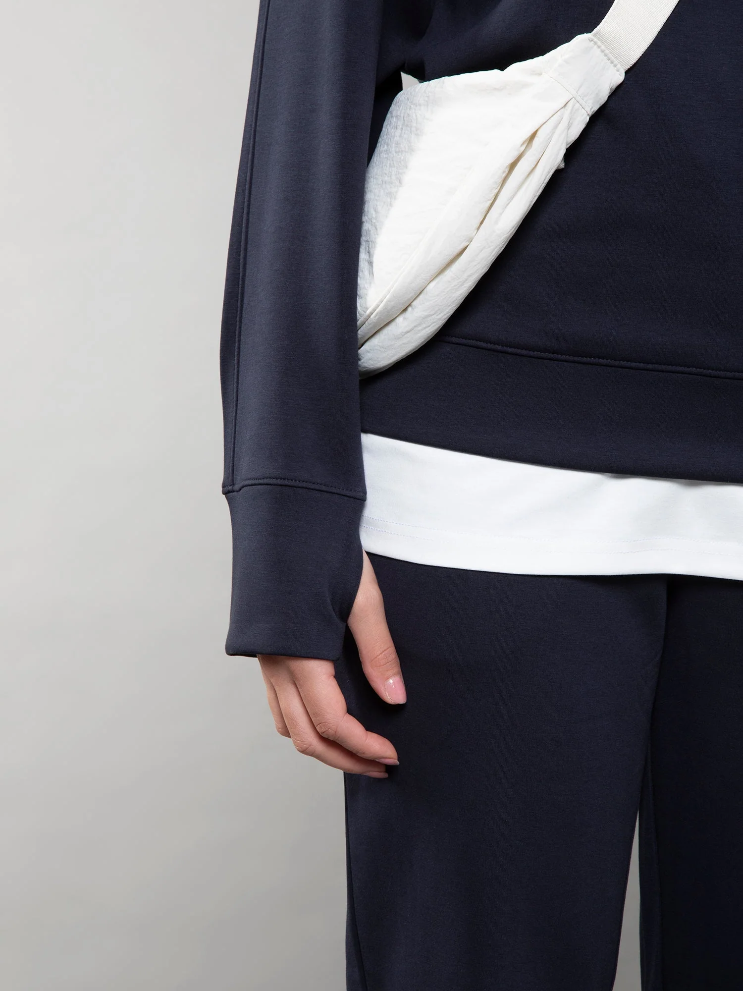 Crewneck sweatshirt - Image 17