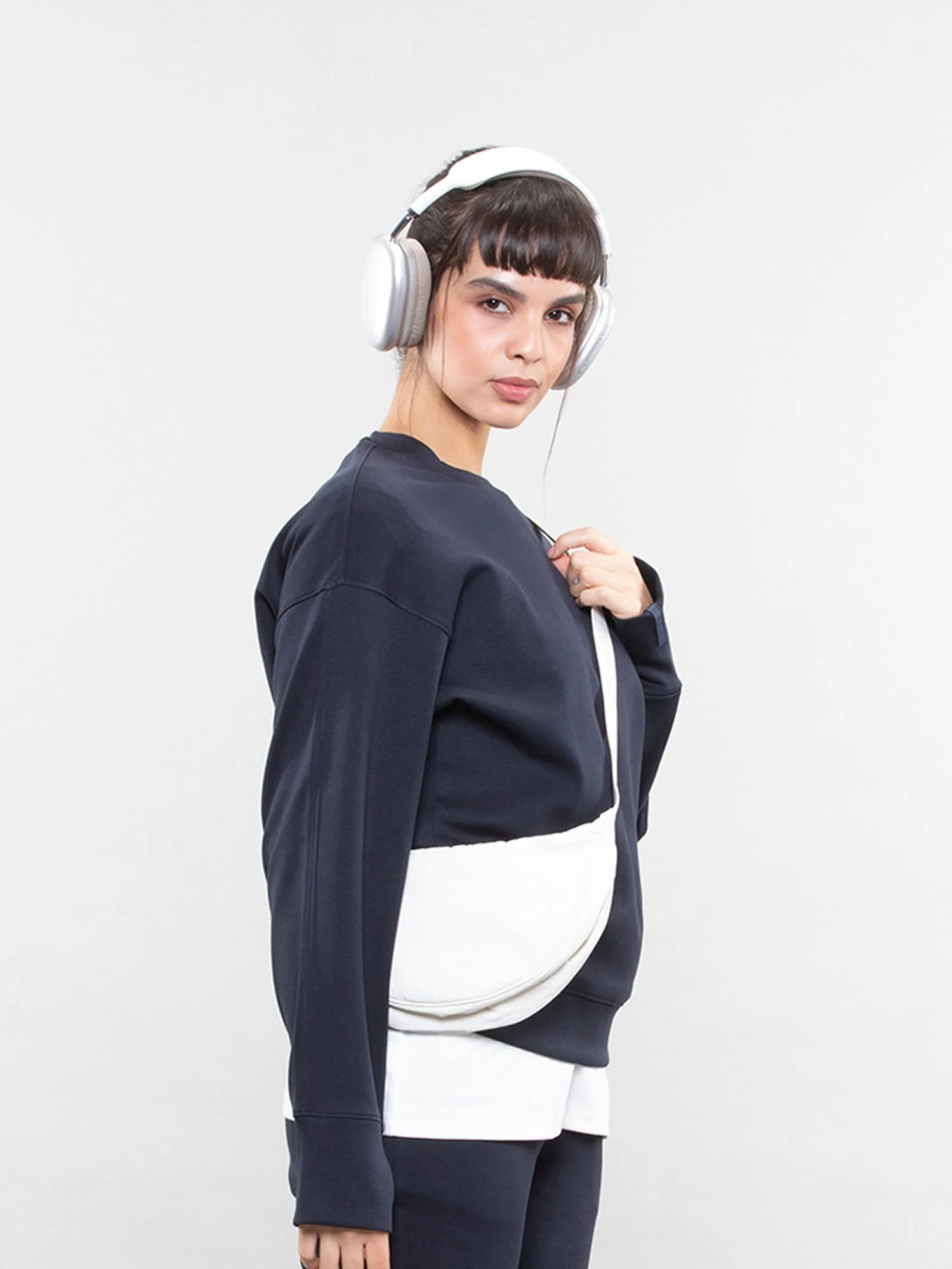 Crewneck sweatshirt - Image 19