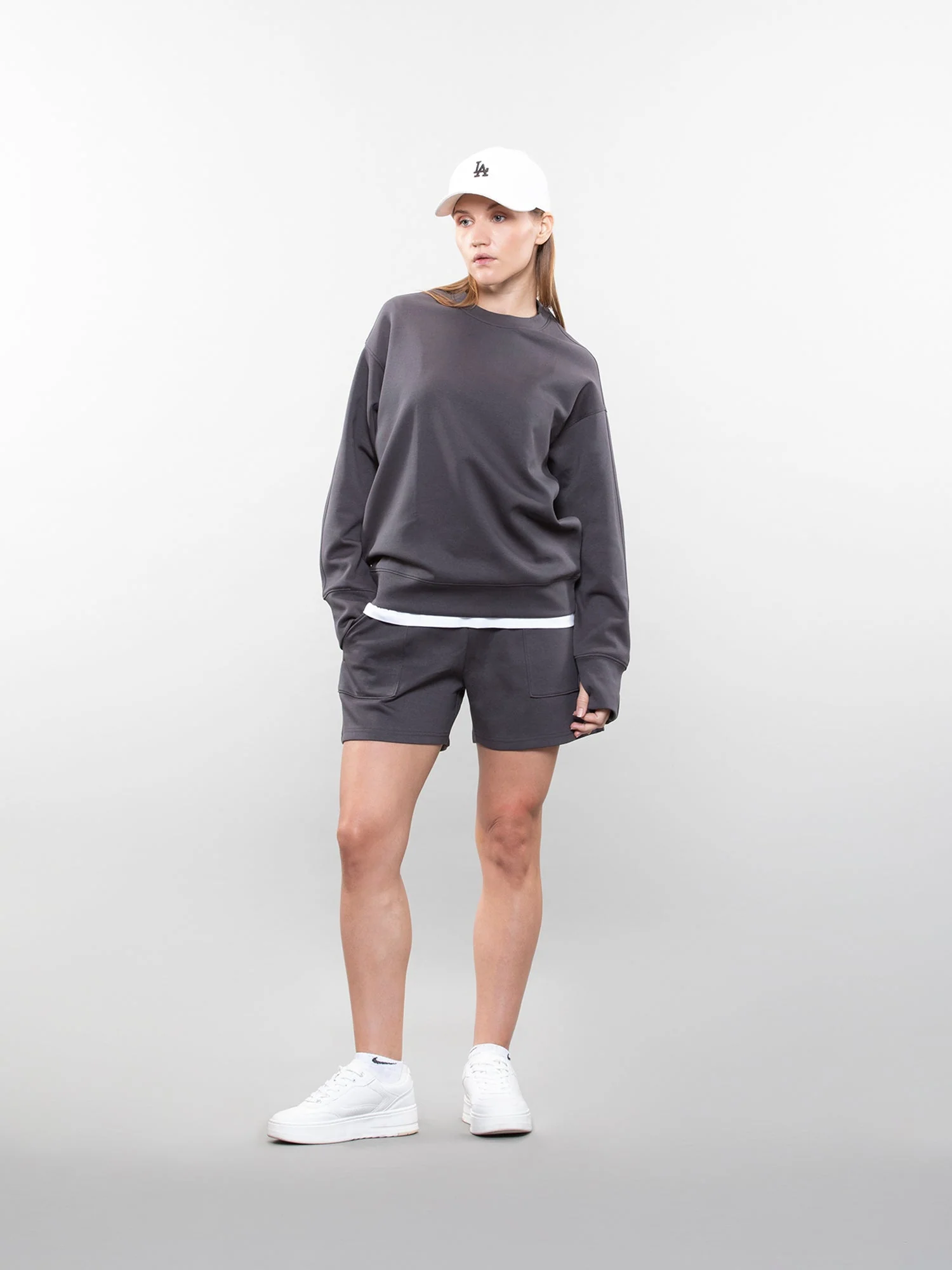 Crewneck sweatshirt - Image 25