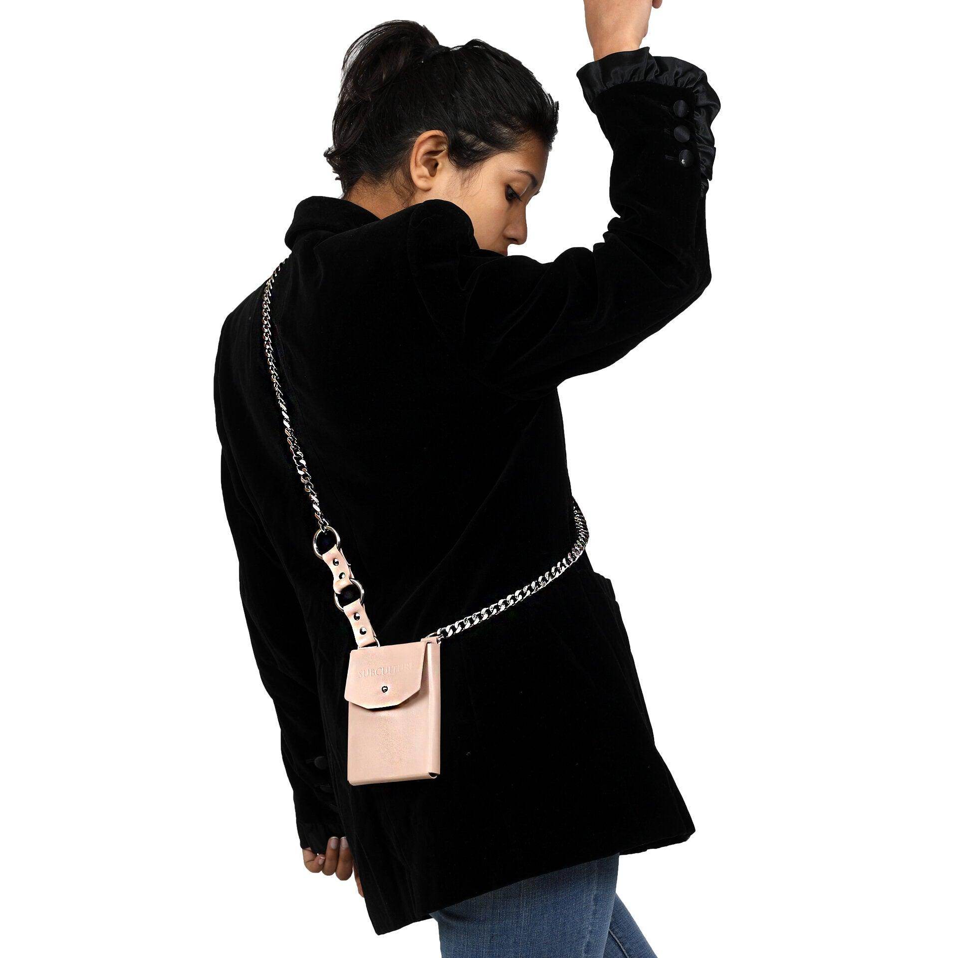 CROSS BODY CHAIN POUCH - Image 4