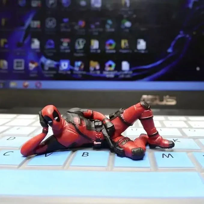 Deadpool 3-Piece Collectible Figurine Set – Car & Home Decor - Image 8
