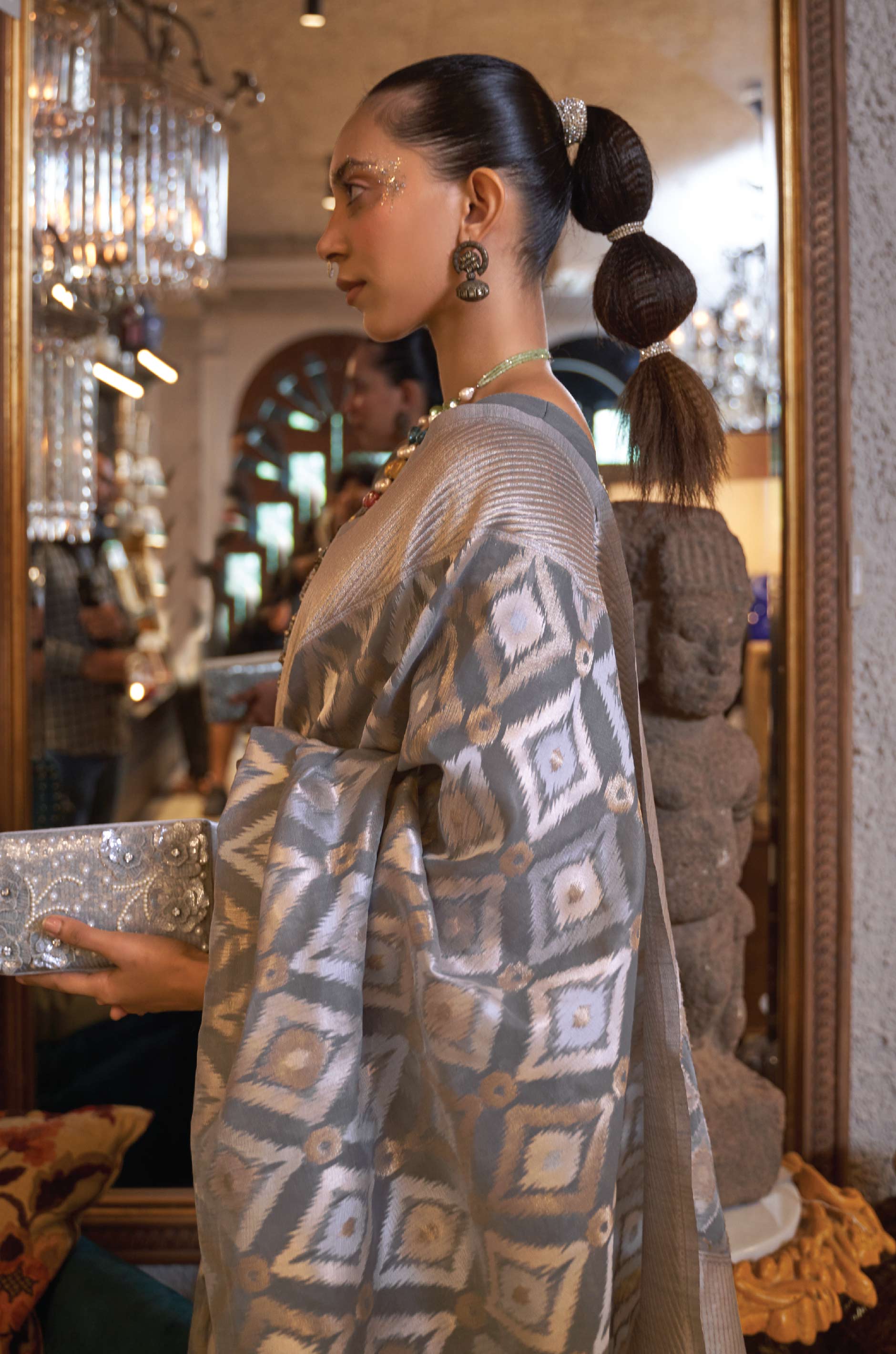 Deep Grey Woven Linen Saree - Image 5
