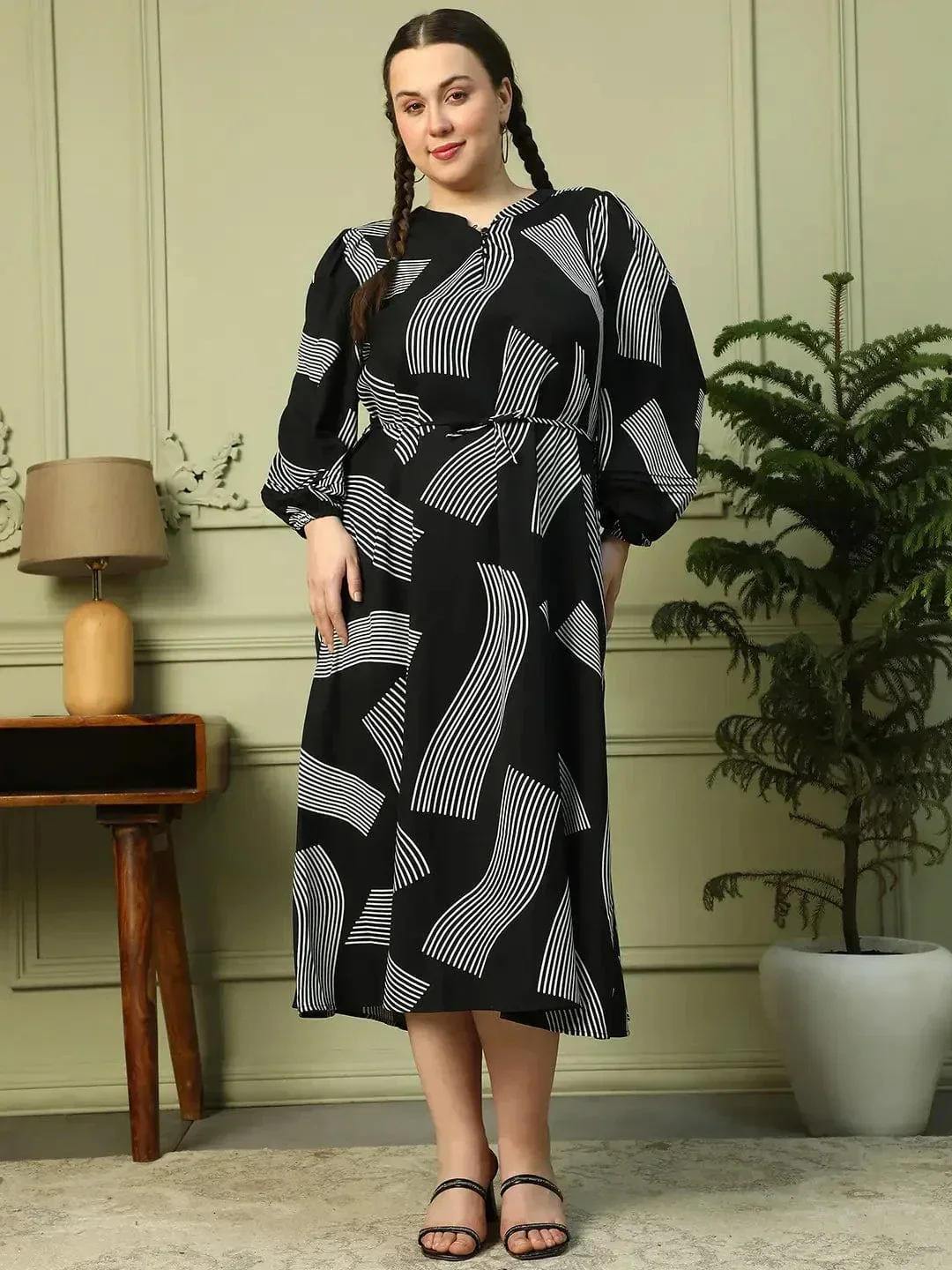Effortless Black Printed Long Sleeve  Women Plus Size Maxi Dress With Waist Tie-Up Belt - Image 2