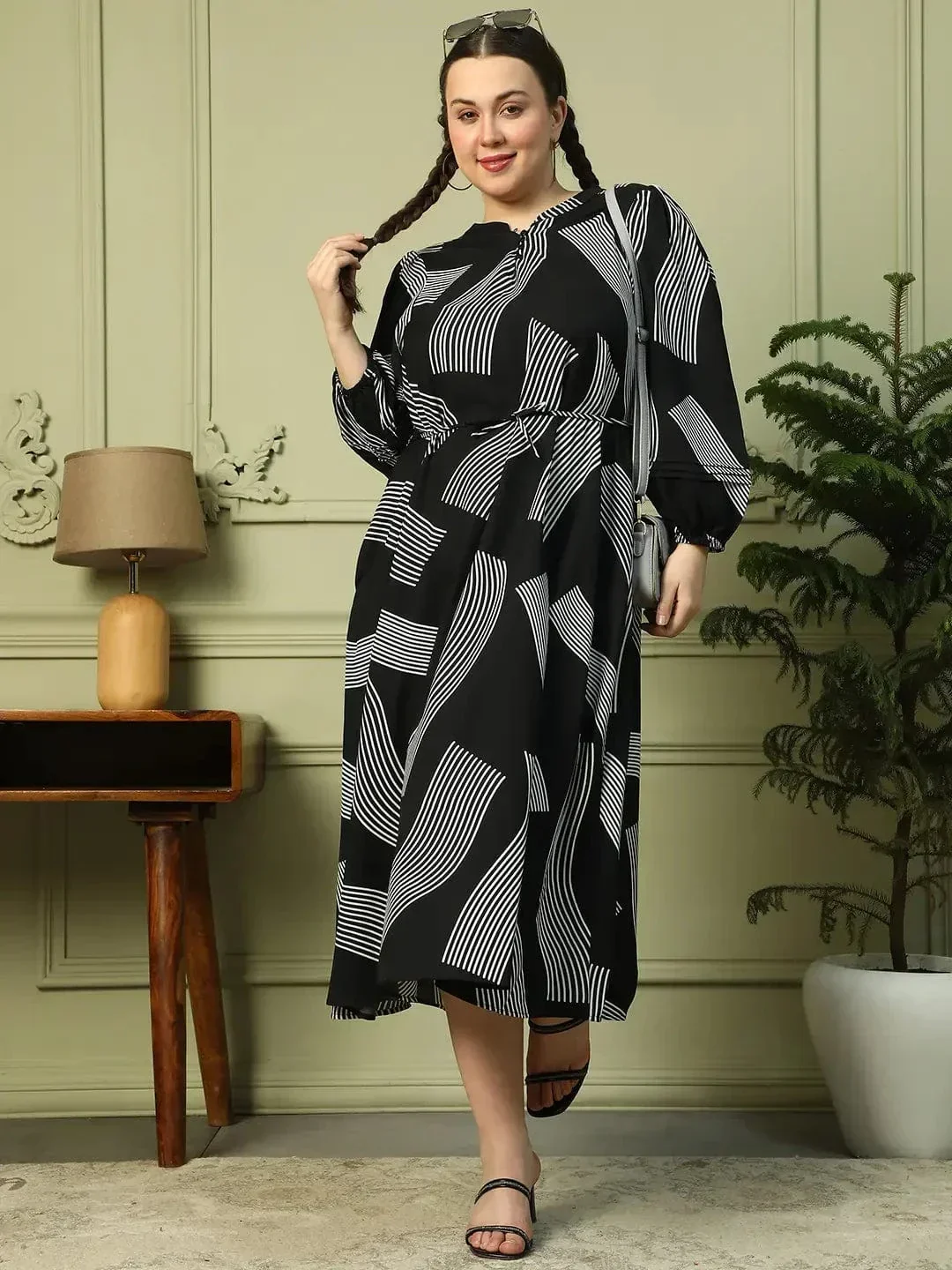 Effortless Black Printed Long Sleeve  Women Plus Size Maxi Dress With Waist Tie-Up Belt - Image 8