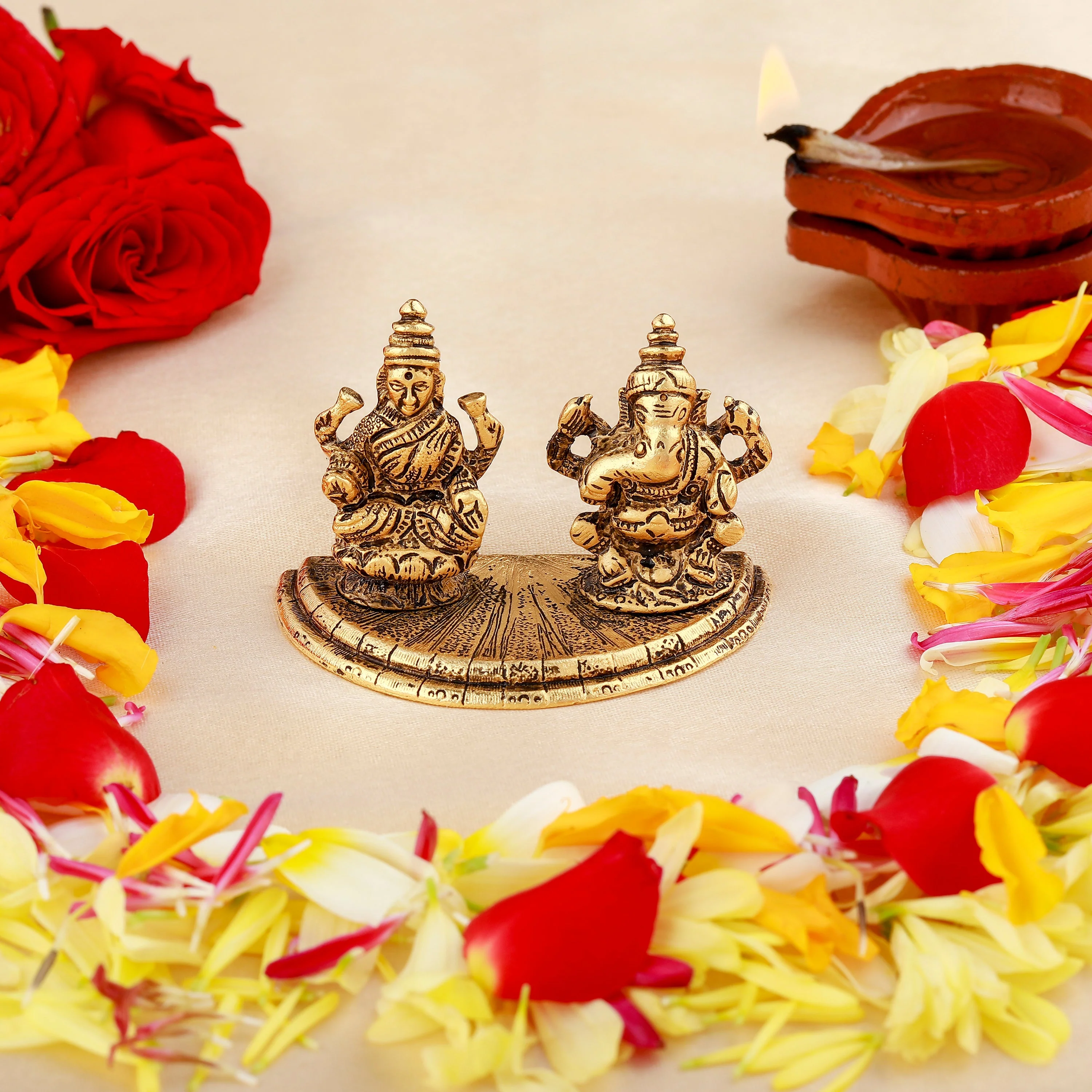 Estele Gold Plated Goddess Lakshmi & Lord Ganapati Idol - Image 2