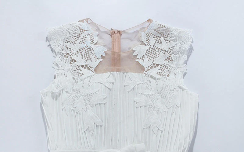 Famella Pleated Lace Slim Dress - Image 4